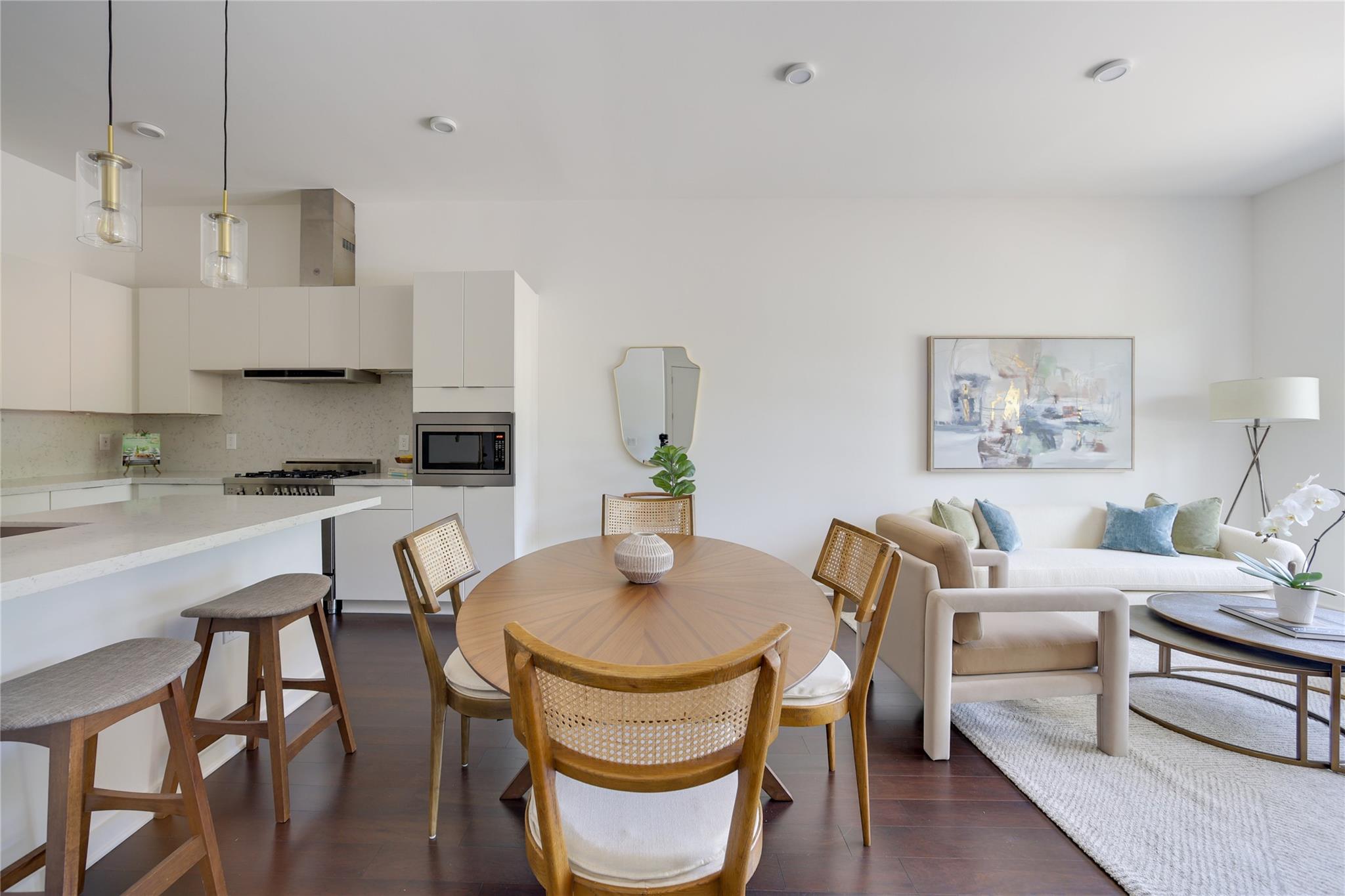 207 W Johanna ST # 102