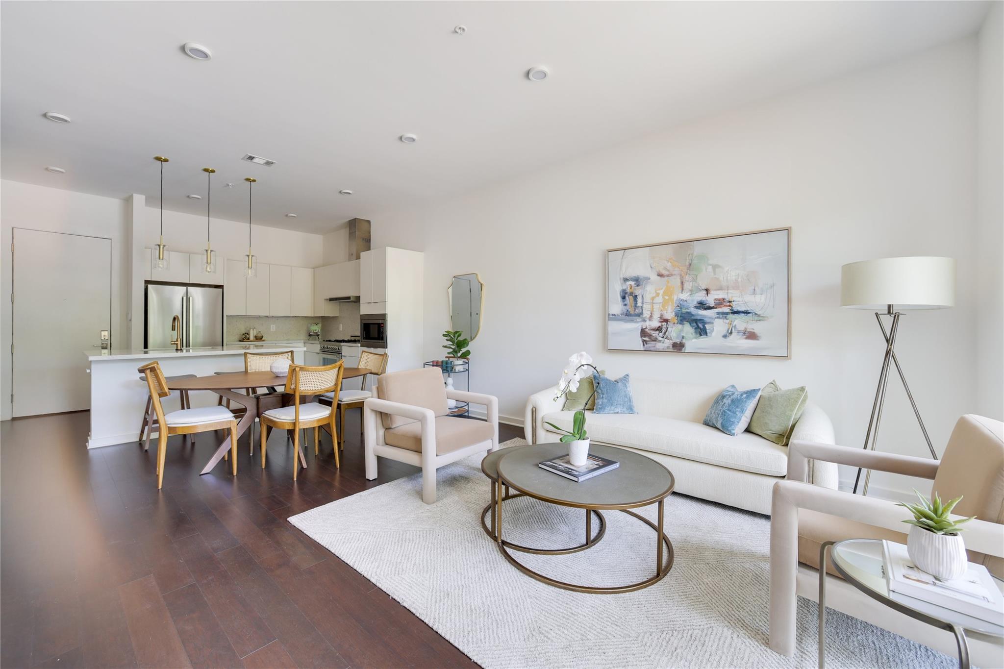 207 W Johanna ST # 102