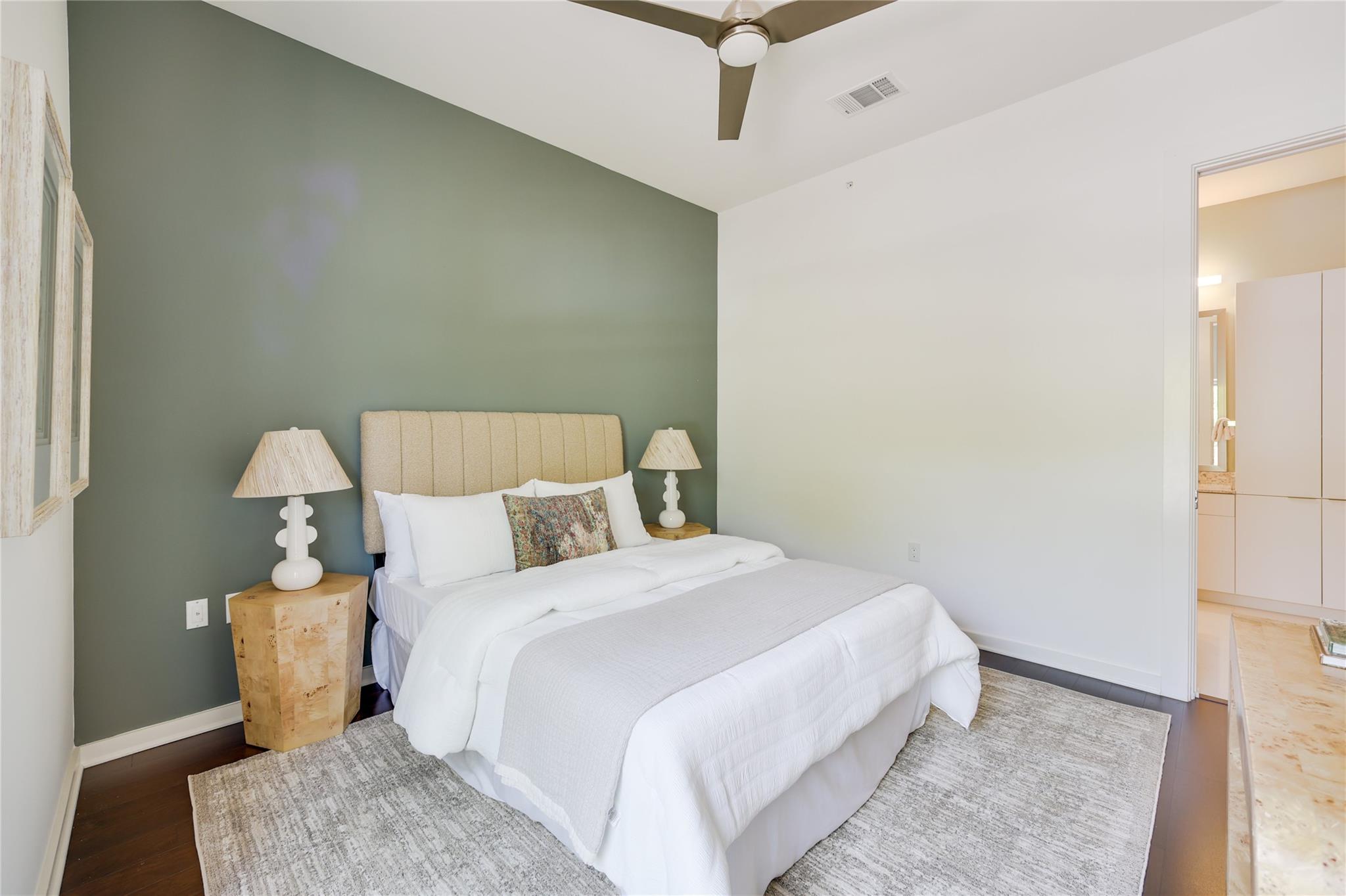 207 W Johanna ST # 102