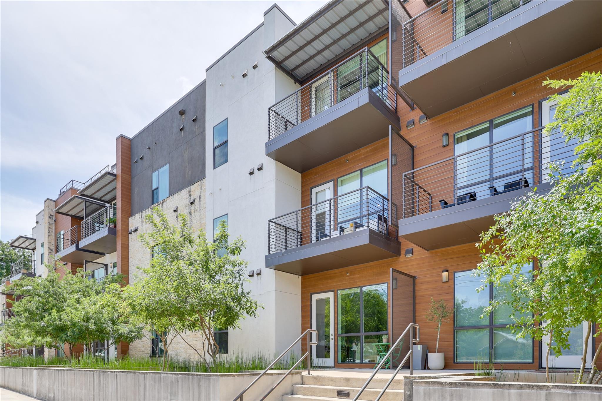 207 W Johanna ST # 102