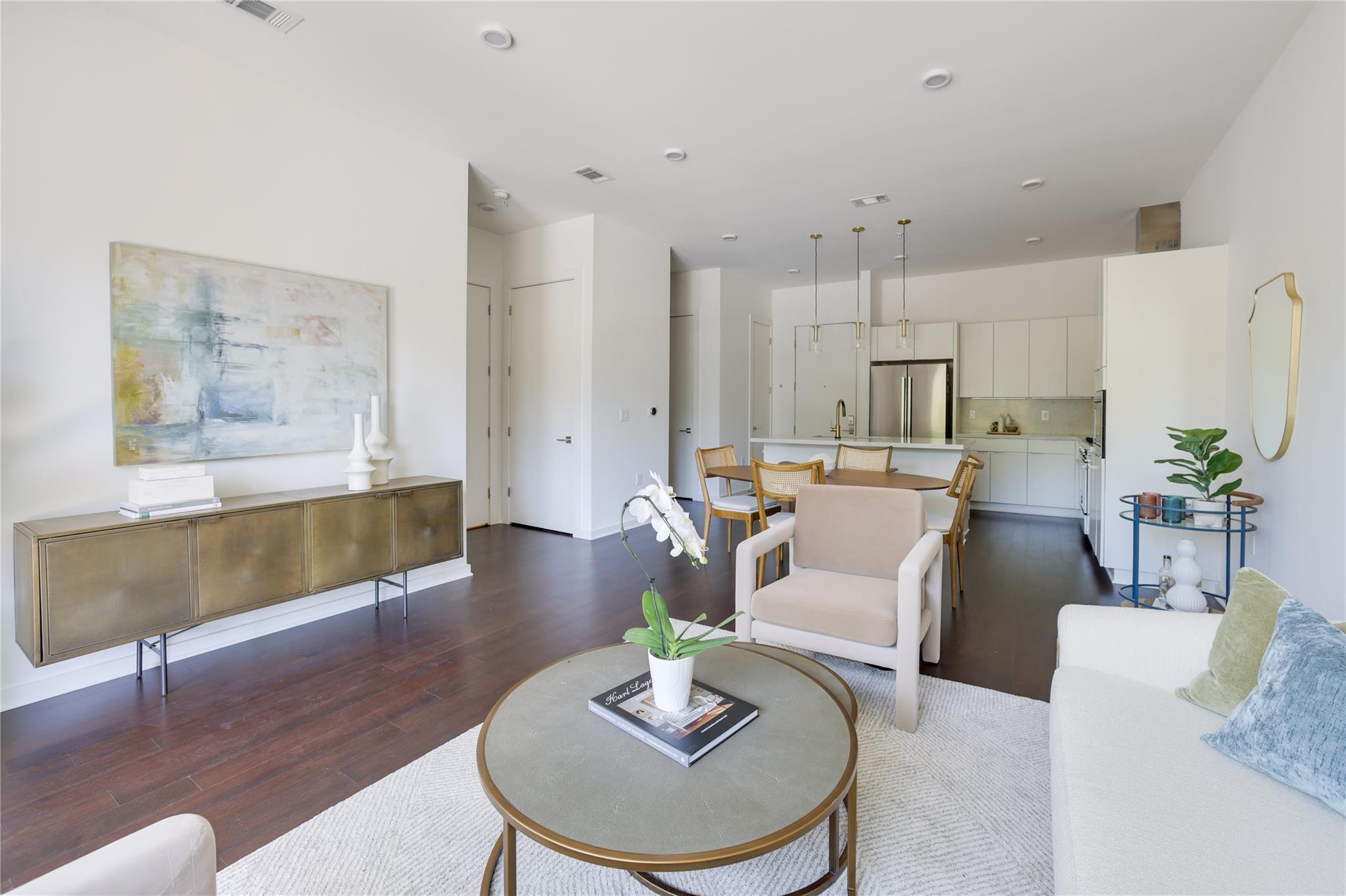 207 W Johanna ST # 102