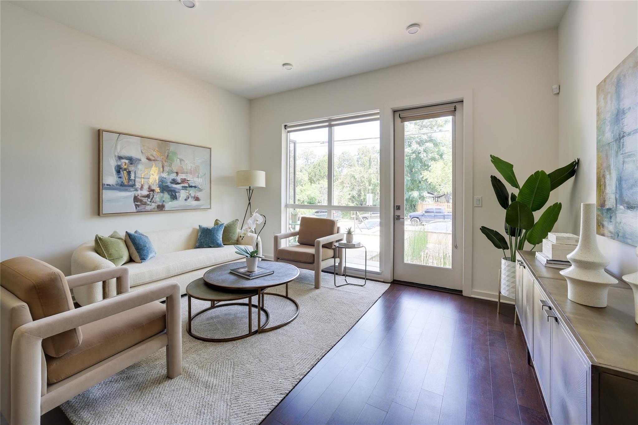 207 W Johanna ST # 102