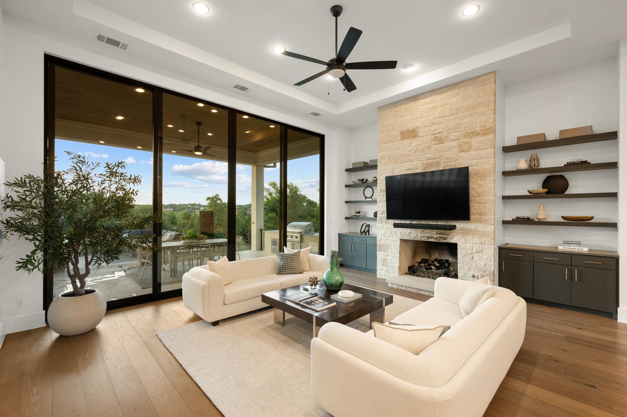 8312 Carranzo DR
