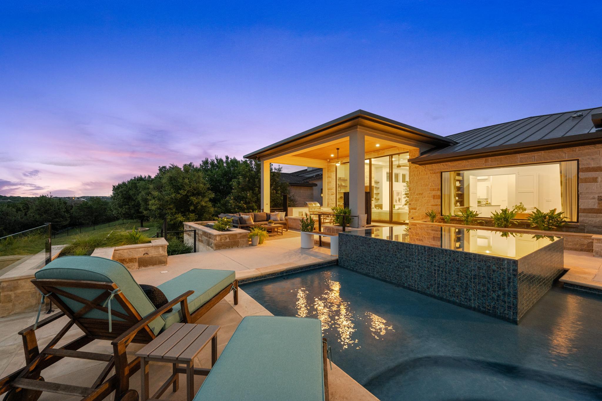 8312 Carranzo DR