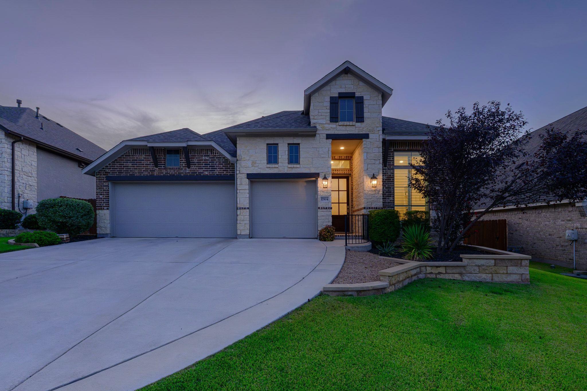 17904 Dufour DR