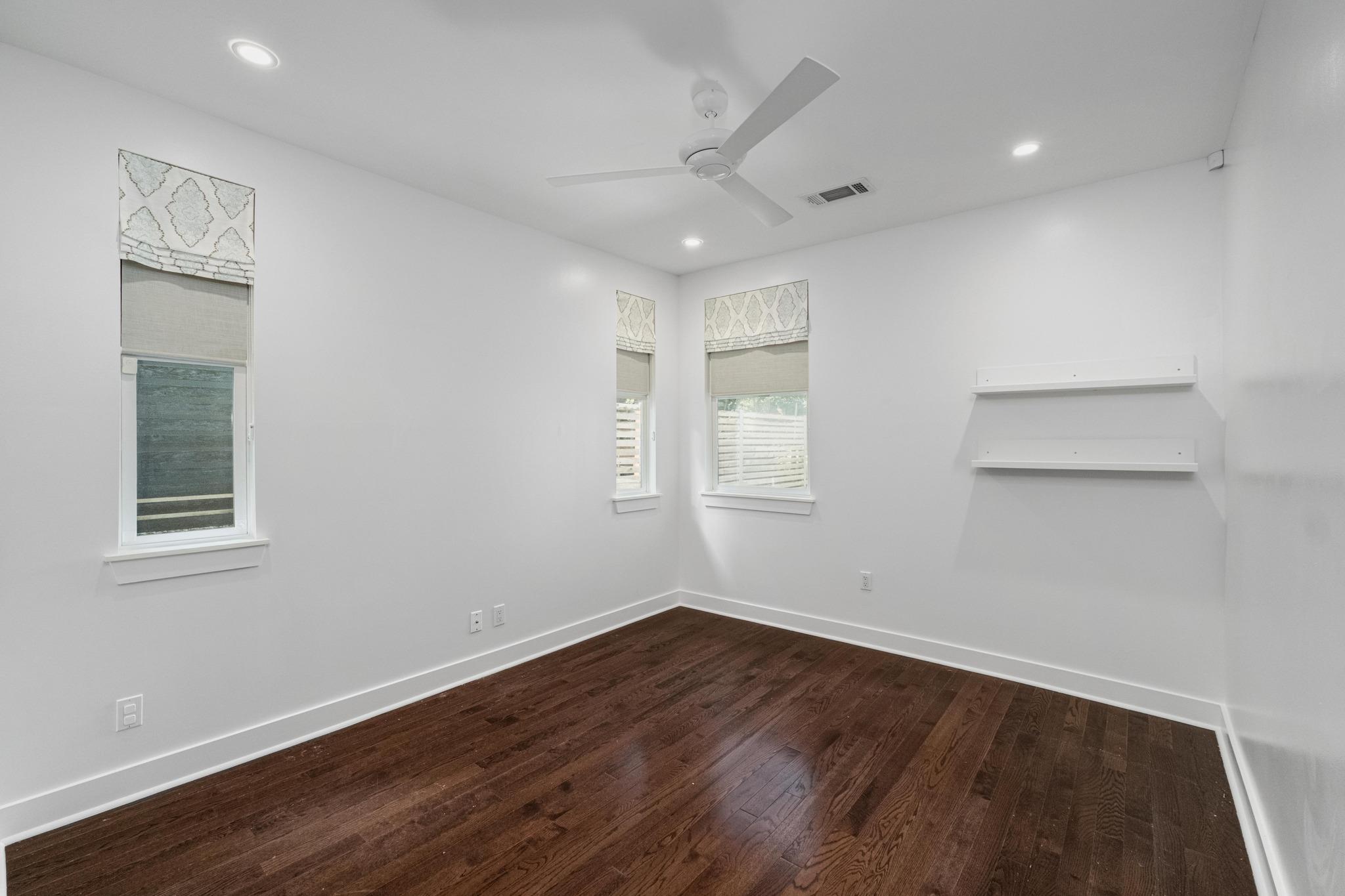 307 W Annie ST