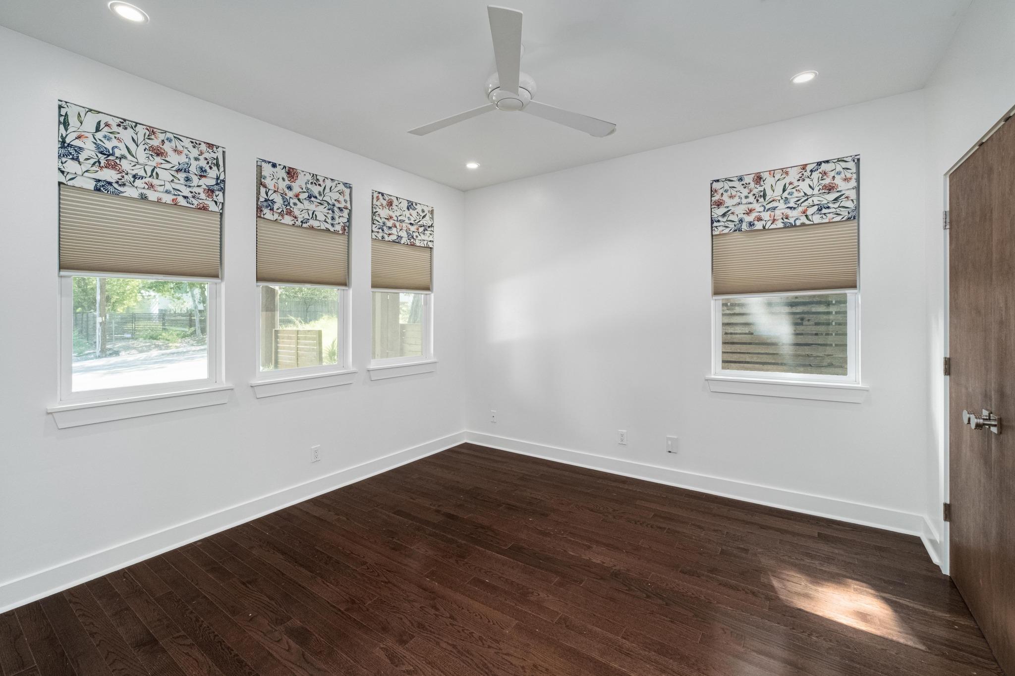 307 W Annie ST