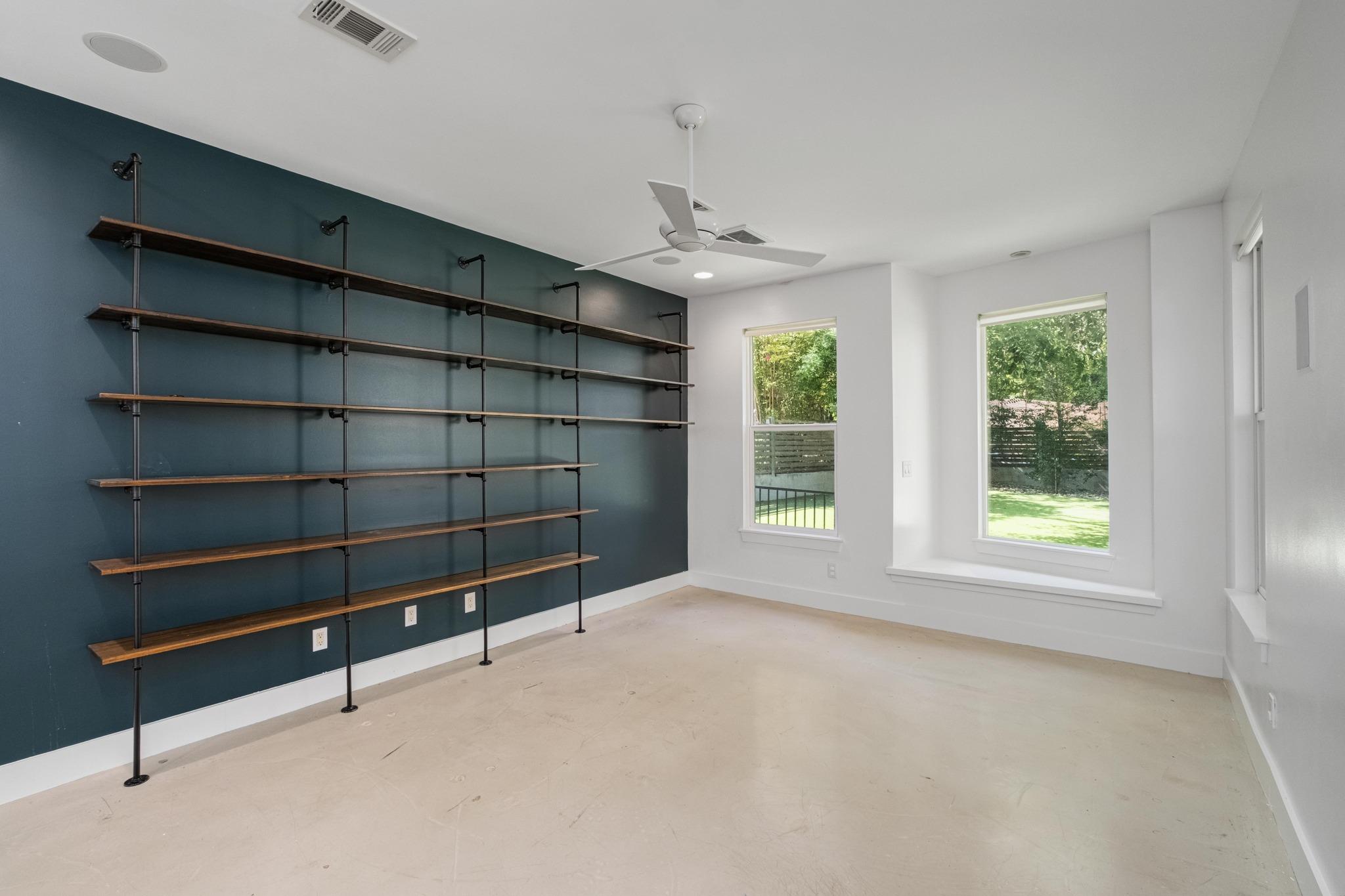 307 W Annie ST