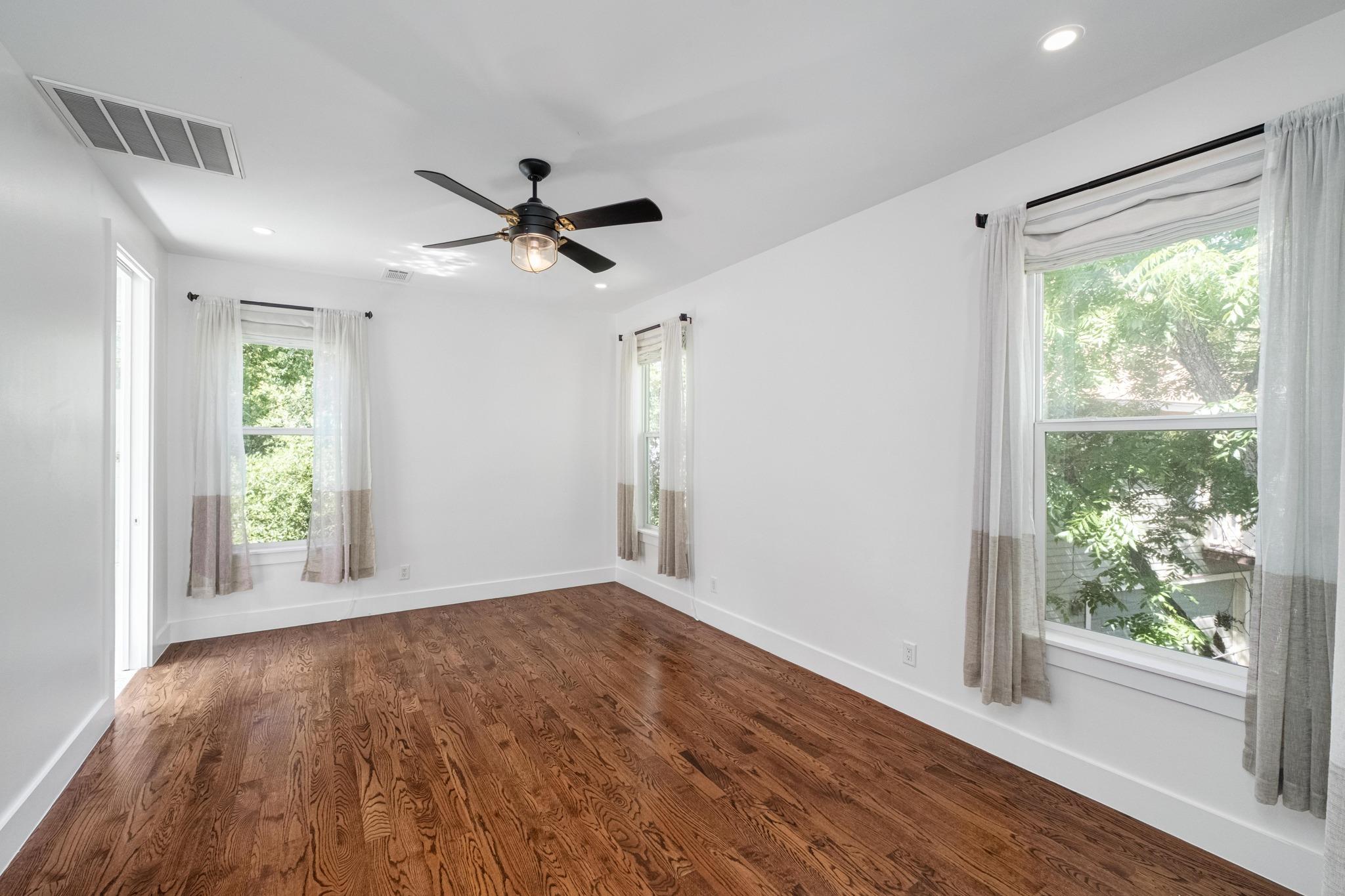 307 W Annie ST