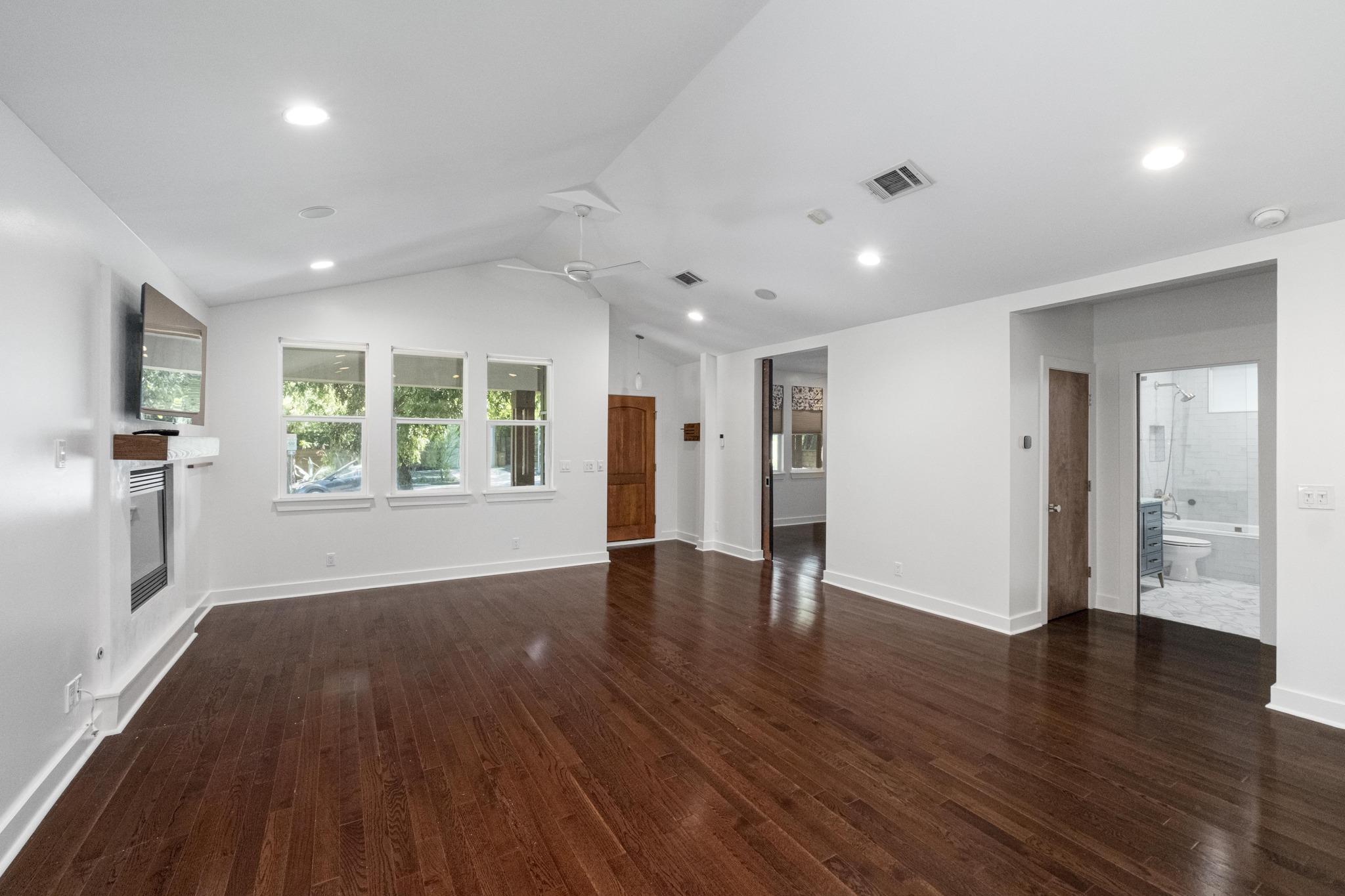 307 W Annie ST