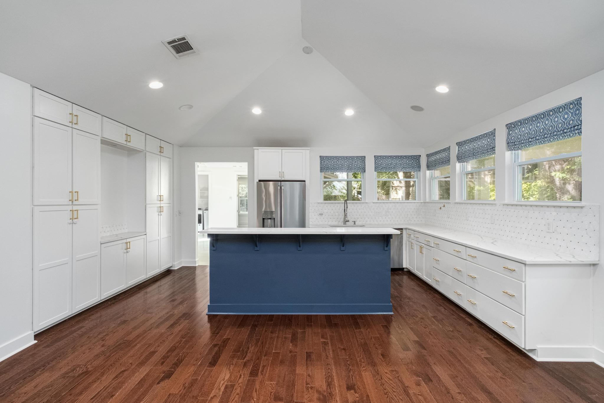 307 W Annie ST