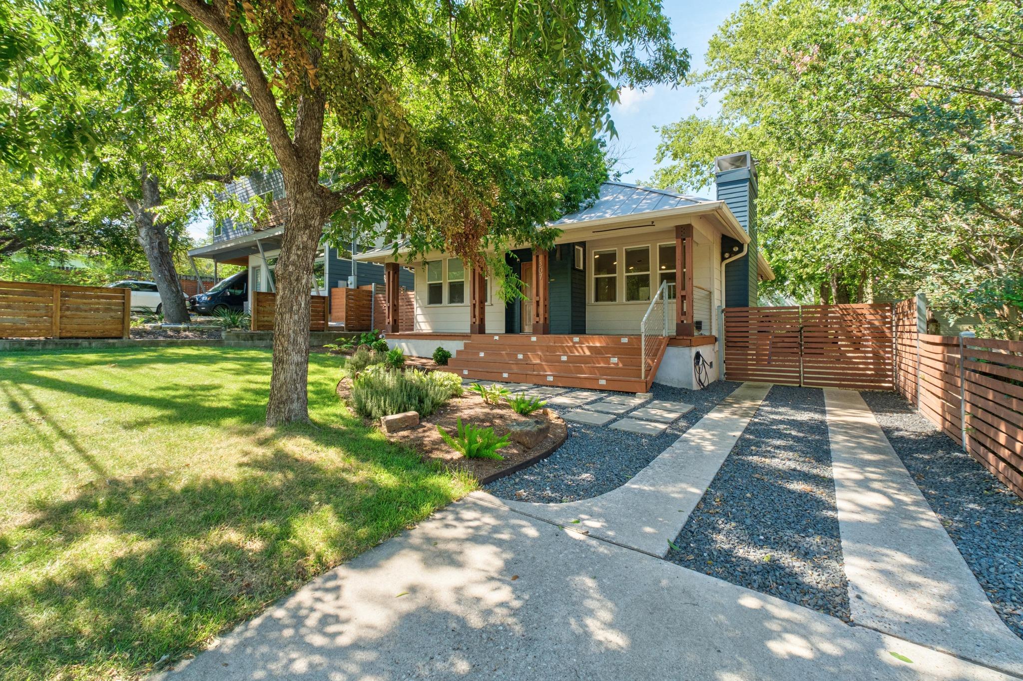 307 W Annie ST