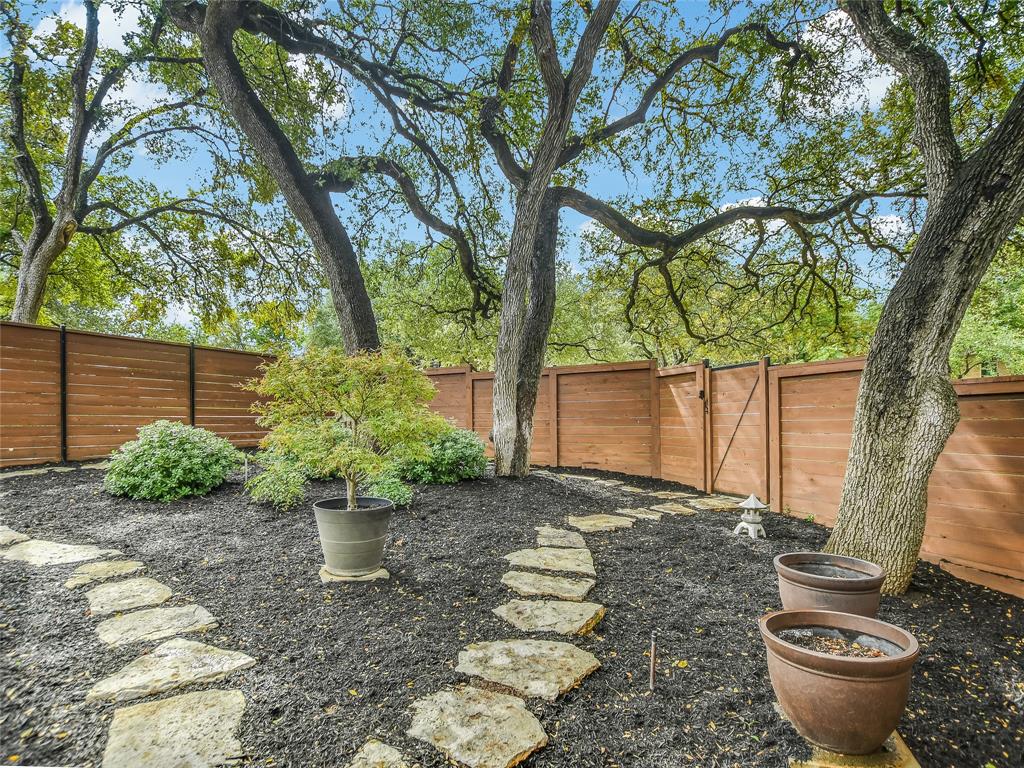 203 WALLIS DRIVE DR