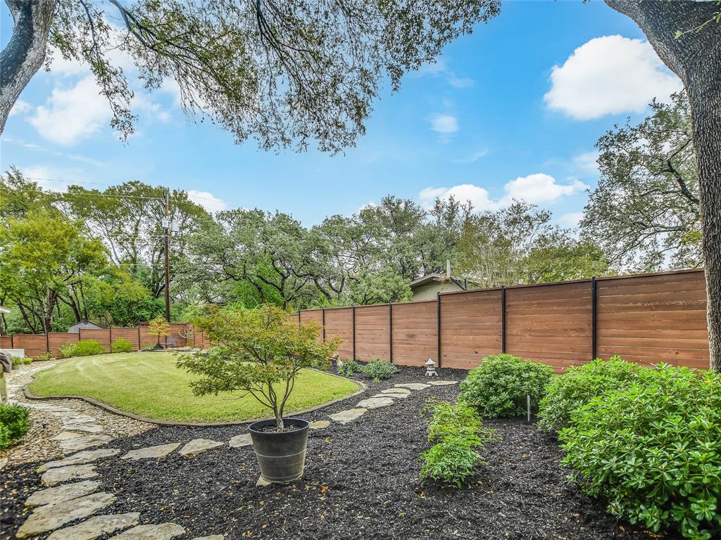 203 WALLIS DRIVE DR