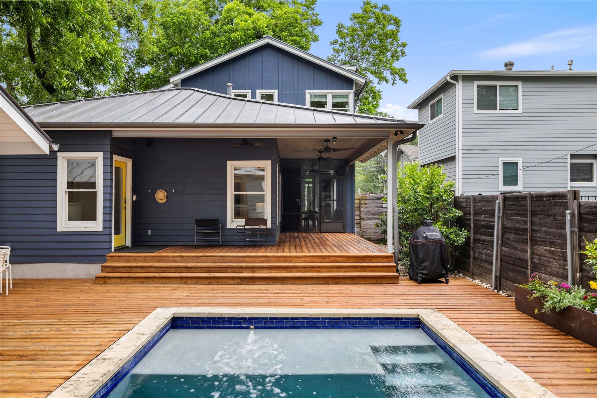 2000 Rundell PL