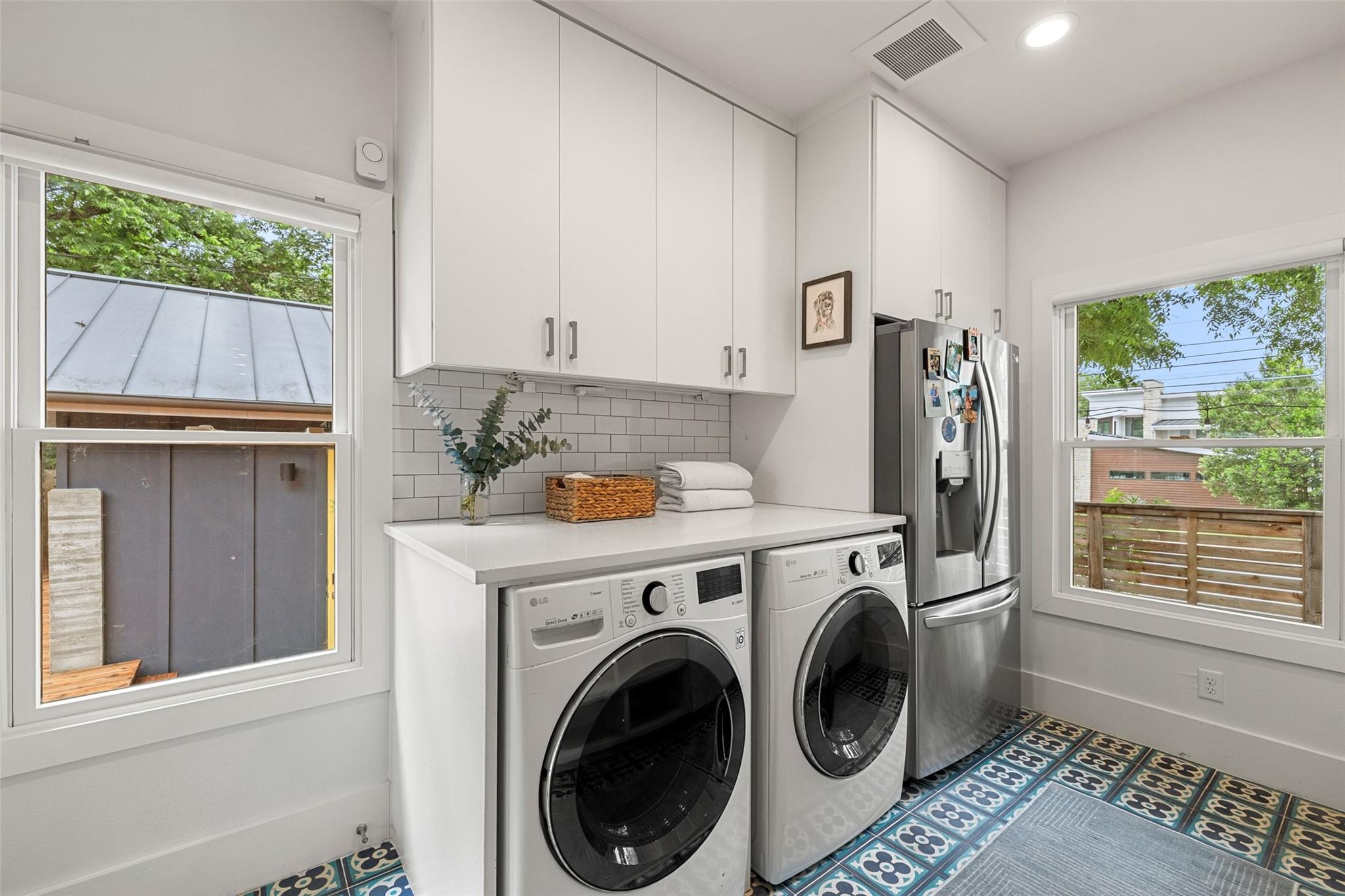 2000 Rundell PL