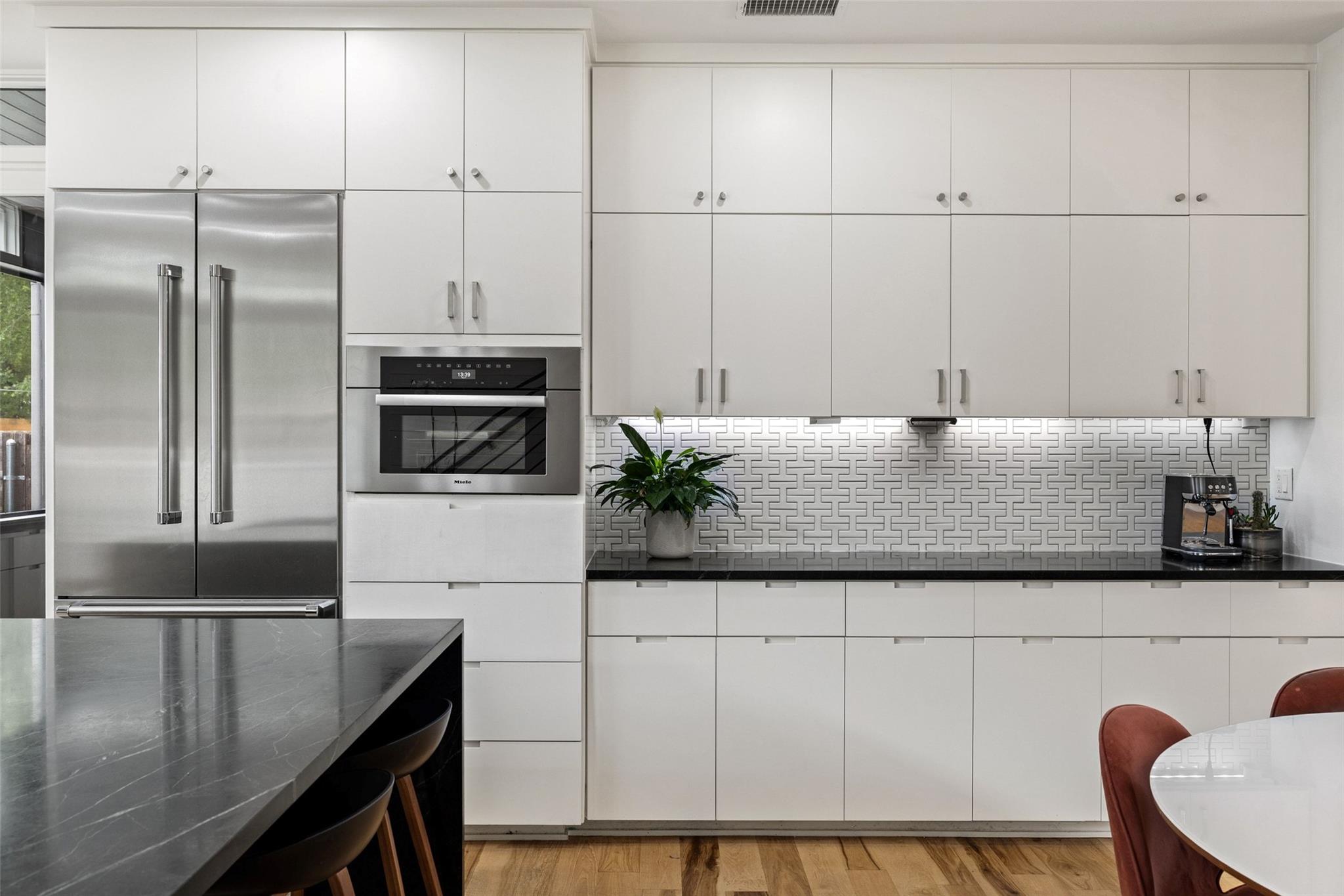 2000 Rundell PL