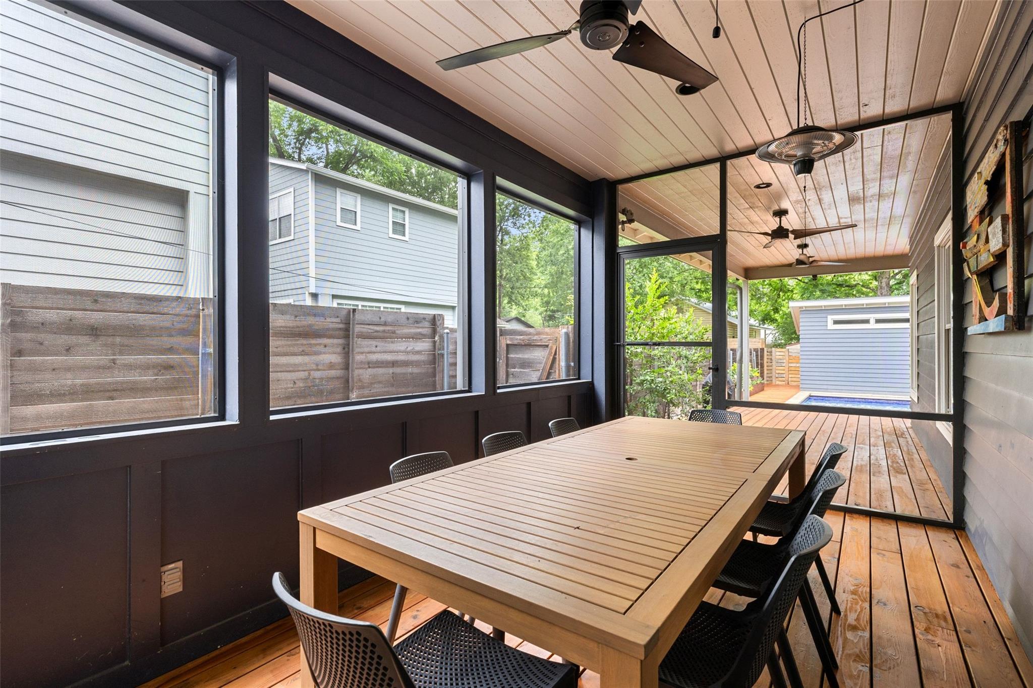 2000 Rundell PL