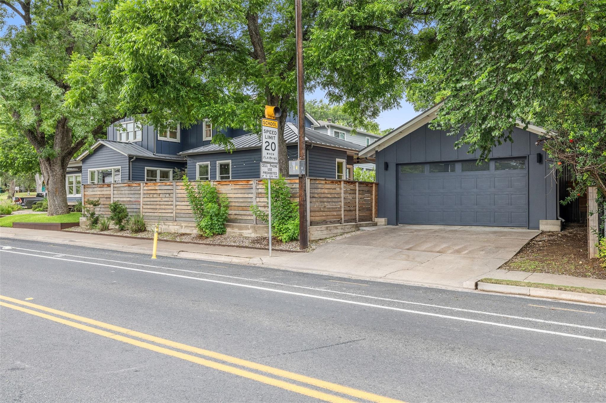 2000 Rundell PL