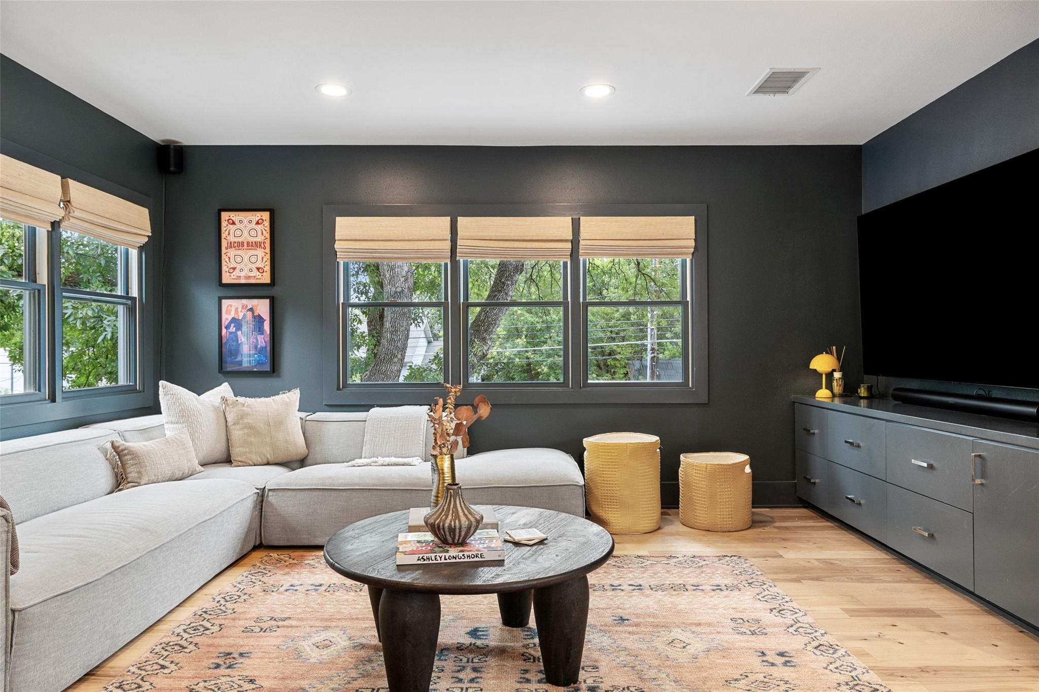 2000 Rundell PL