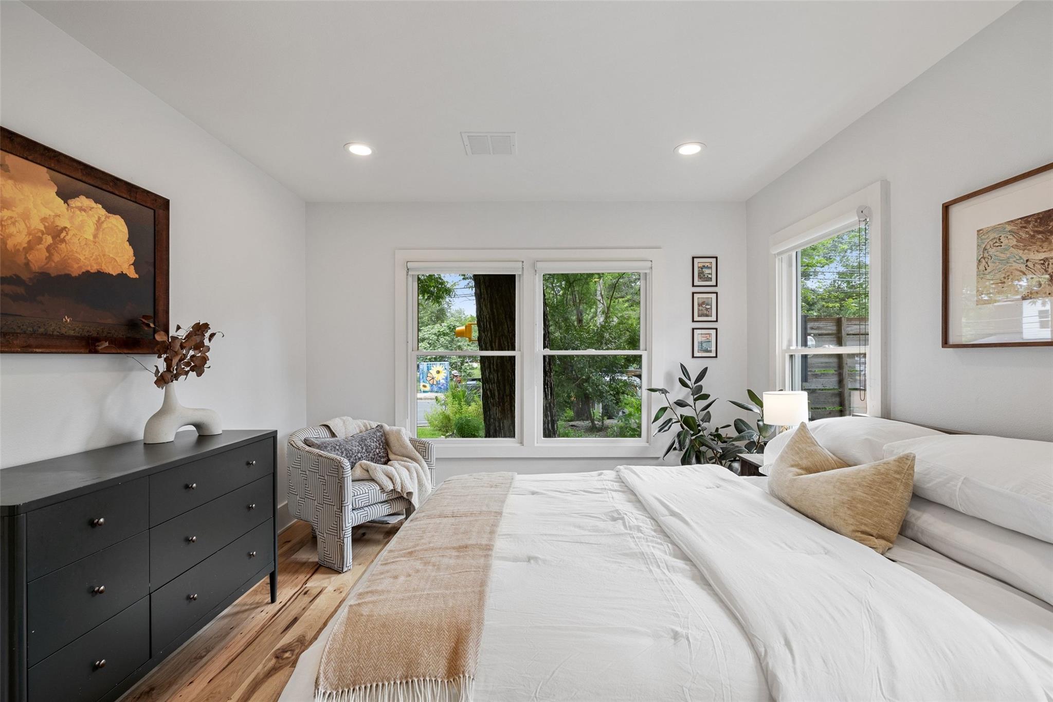 2000 Rundell PL
