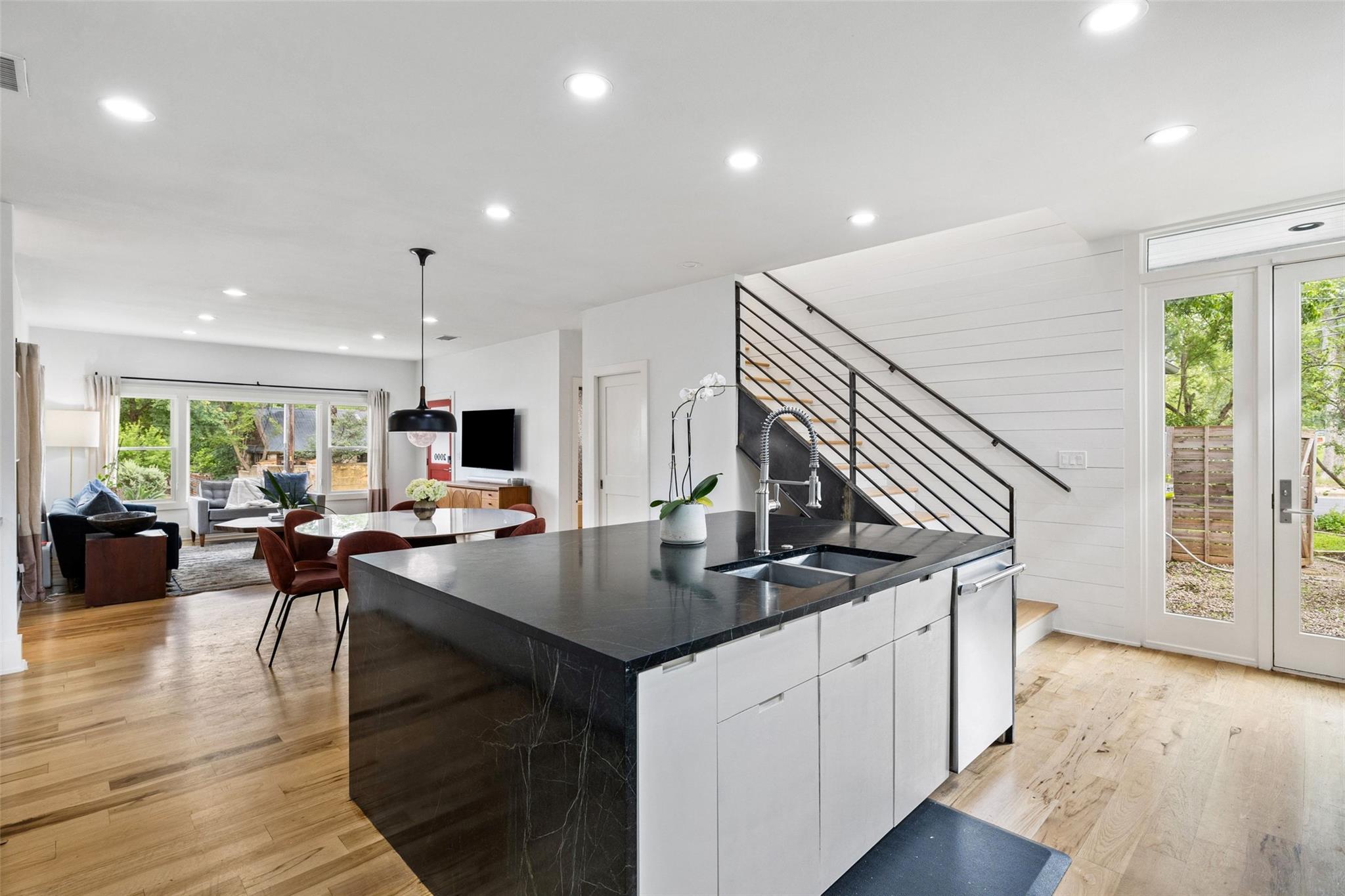 2000 Rundell PL