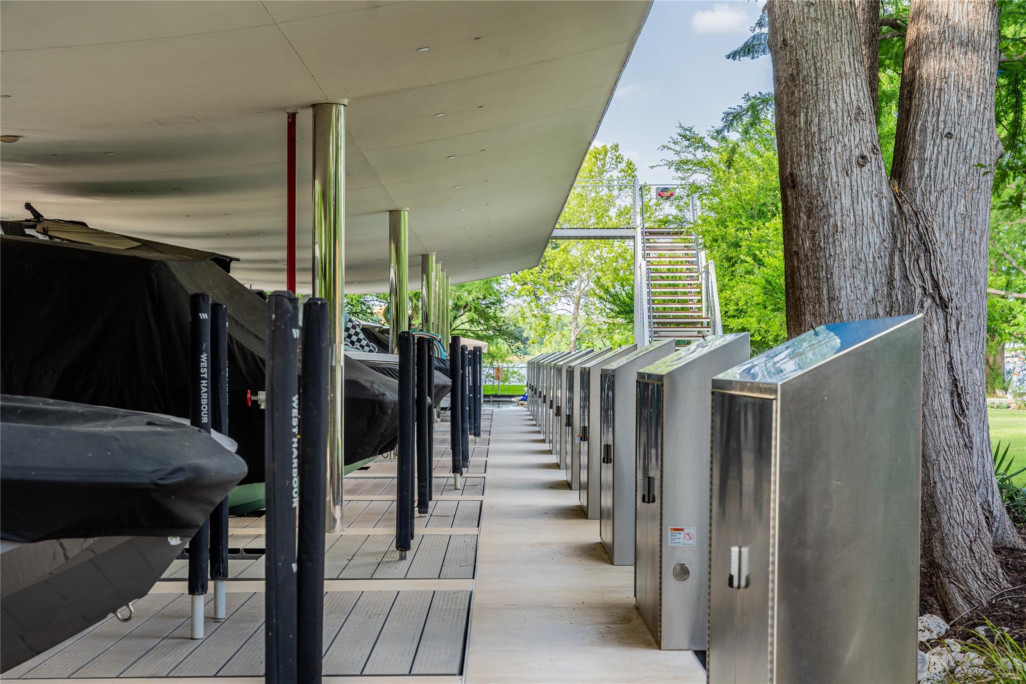 2503 Westlake DR # 101