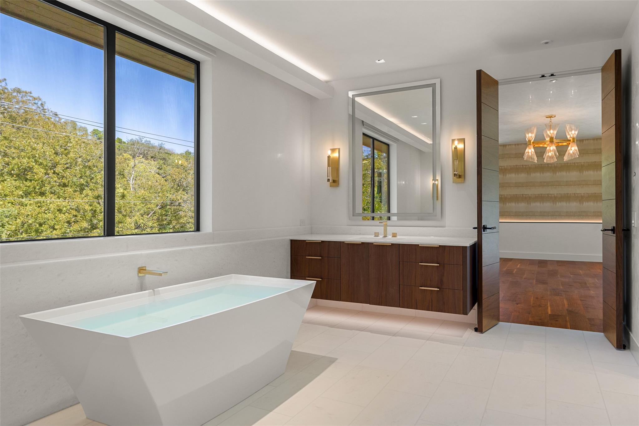 2503 Westlake DR # 101