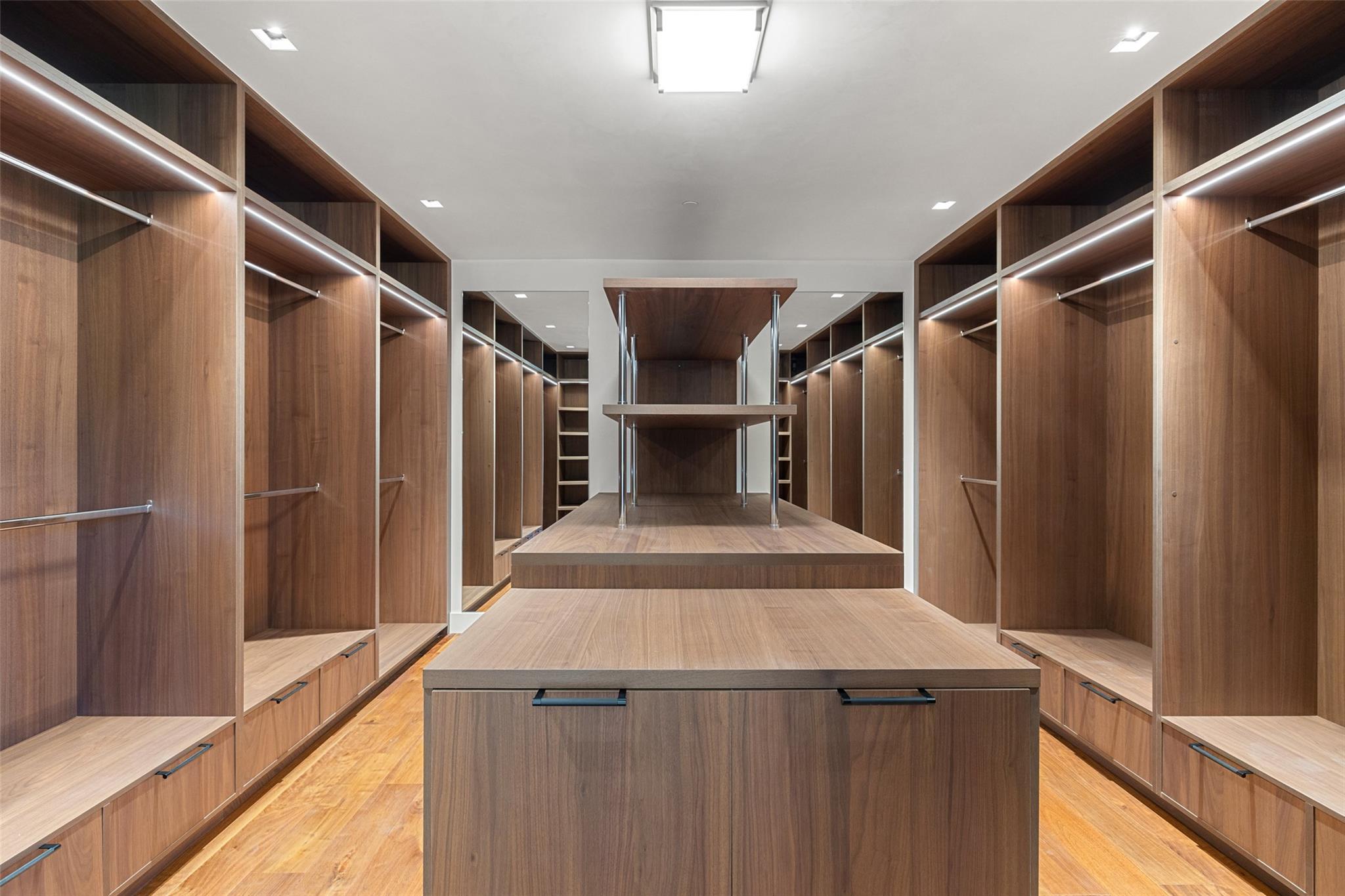 2503 Westlake DR # 101