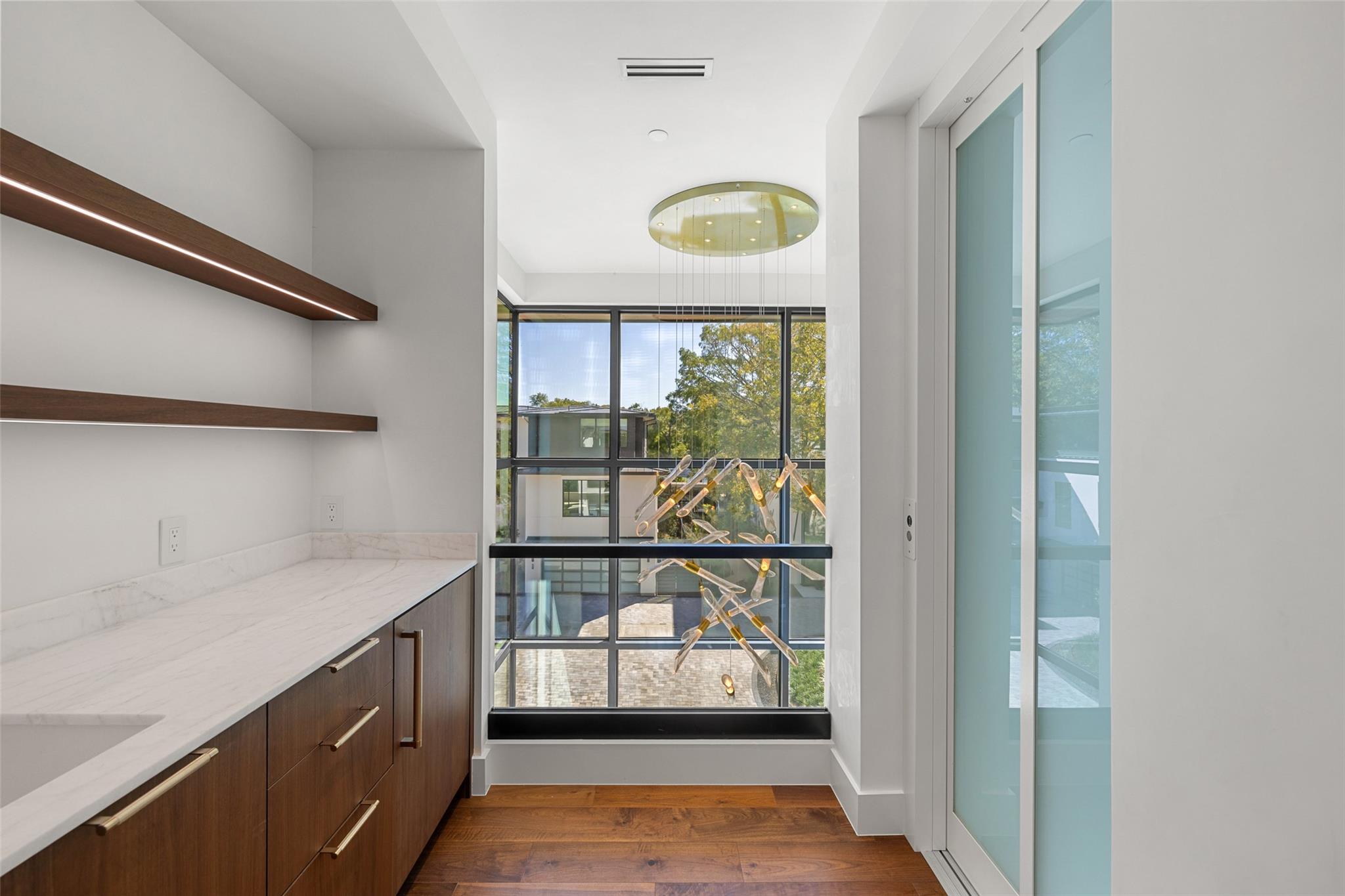 2503 Westlake DR # 101