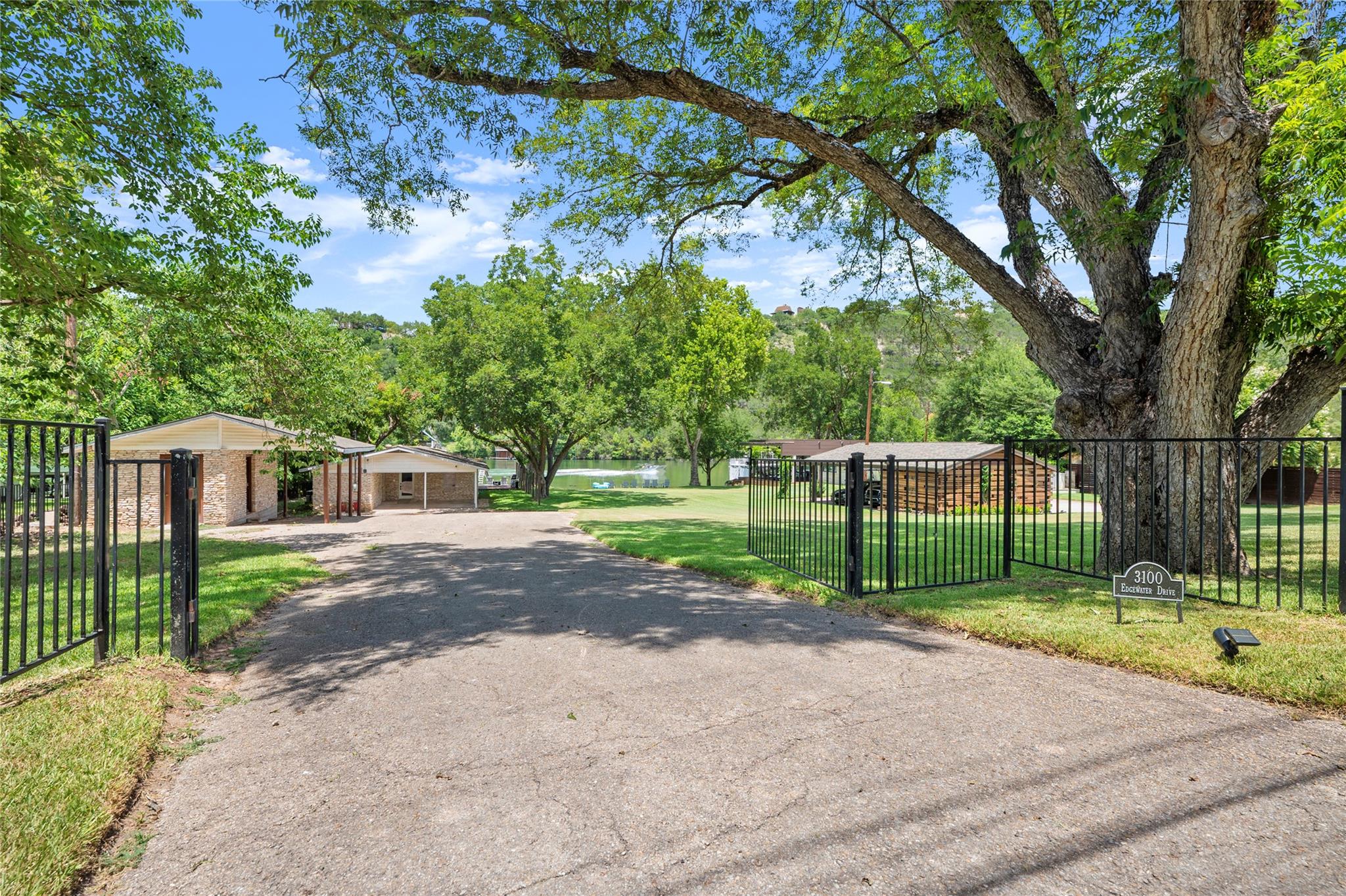3100 Edgewater DR