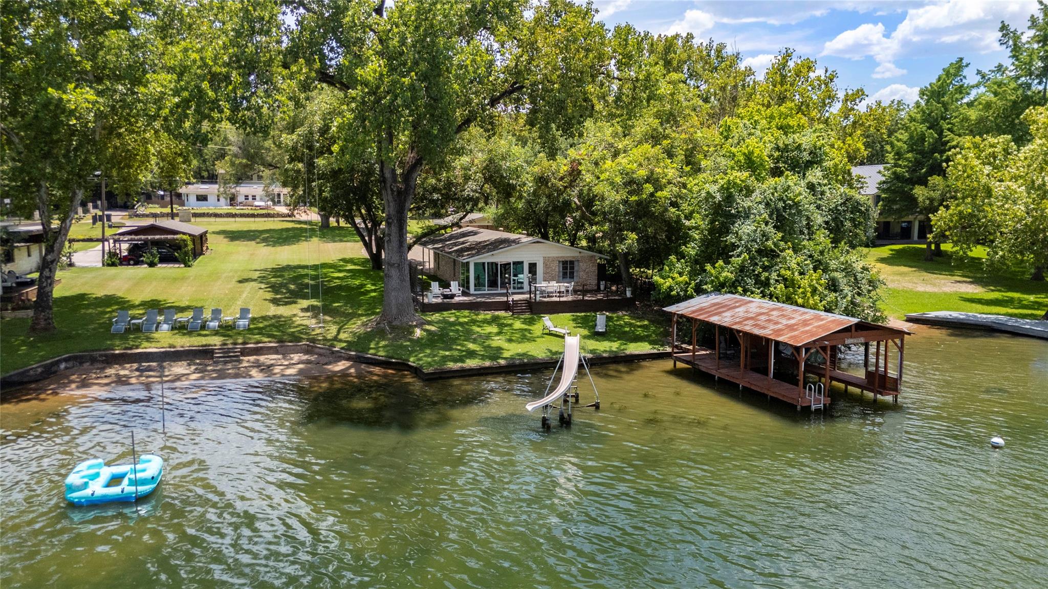 3100 Edgewater DR