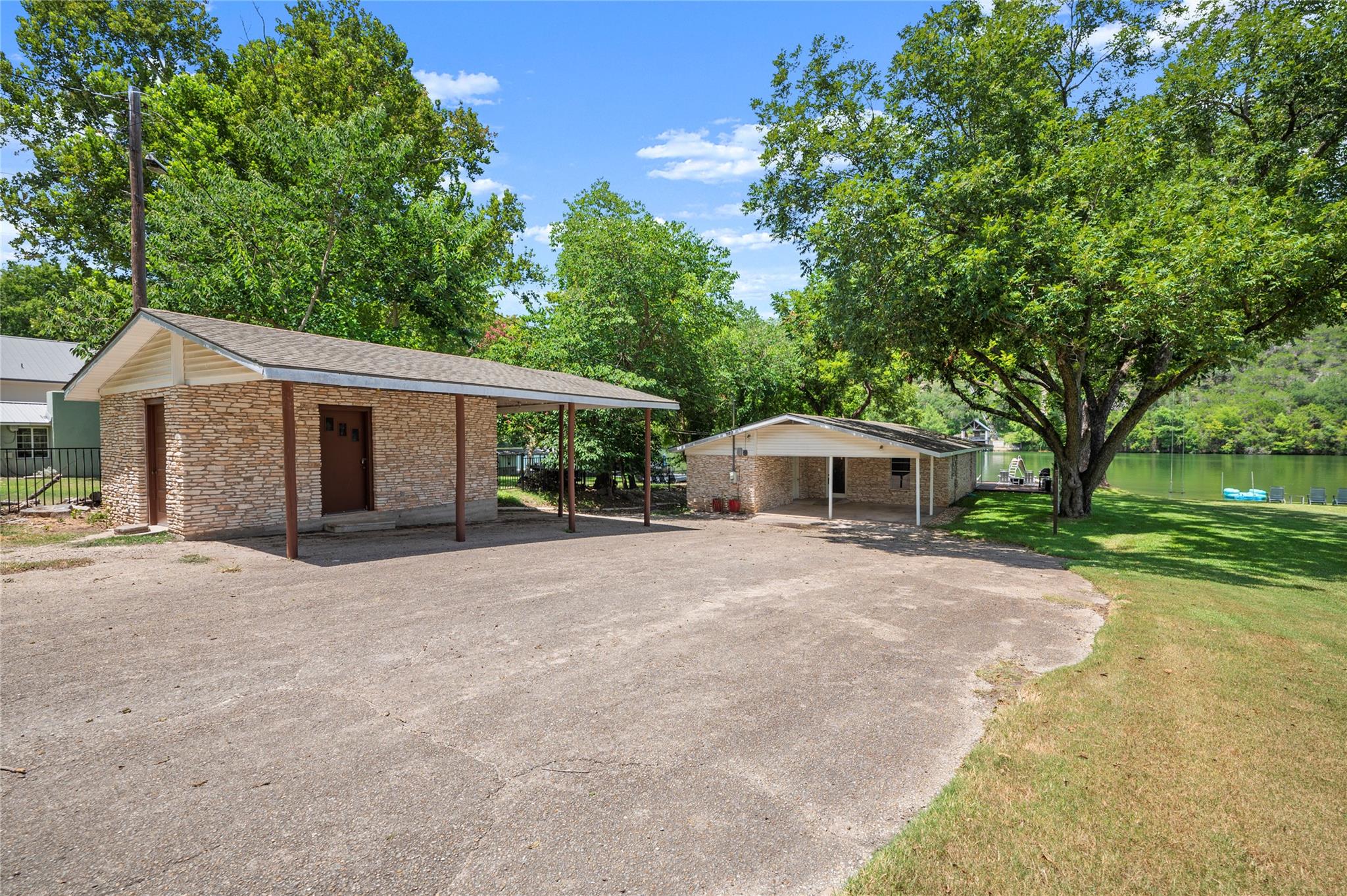 3100 Edgewater DR