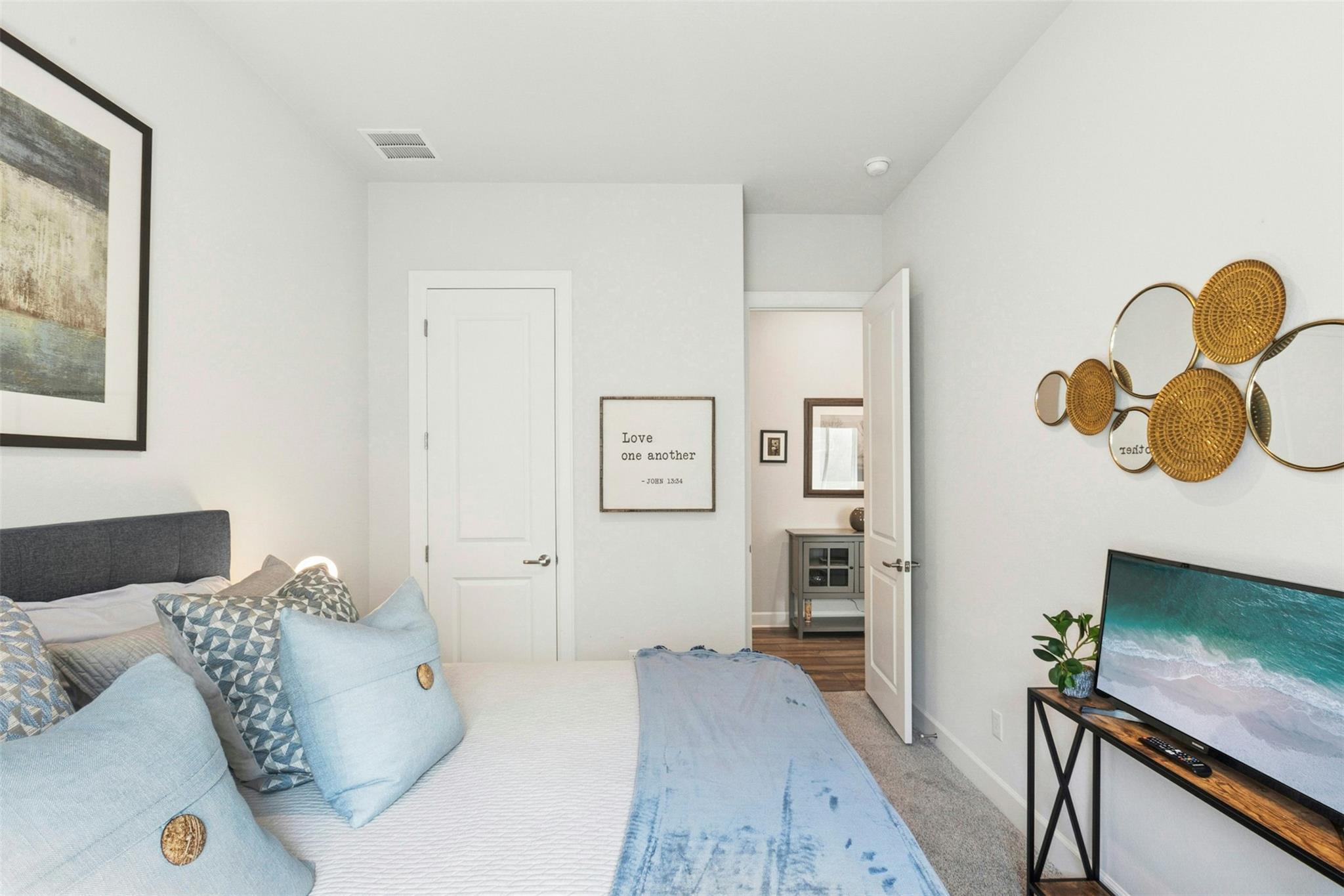 128 Mountain Lion RD