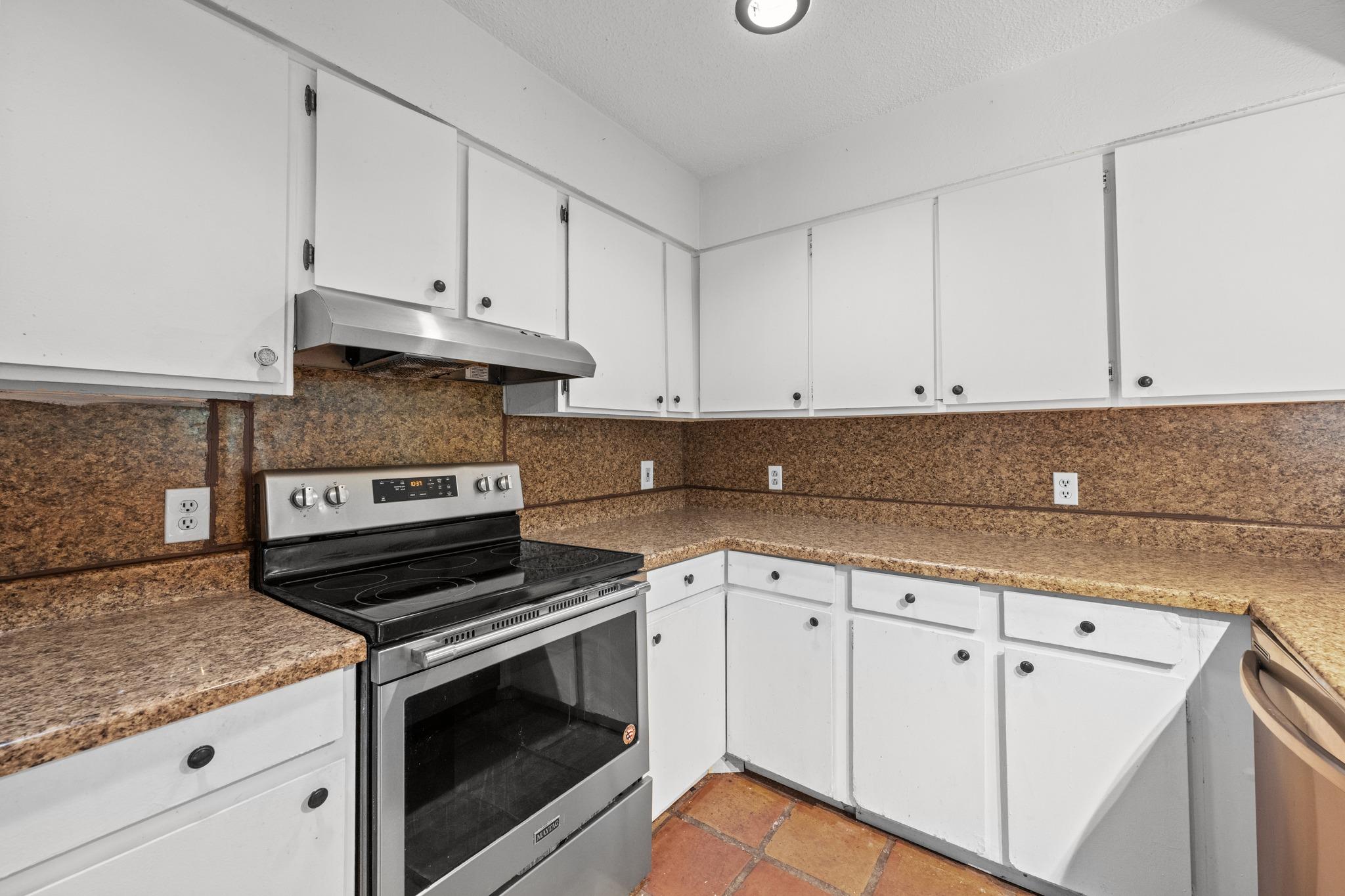 10 Townhouse CIR