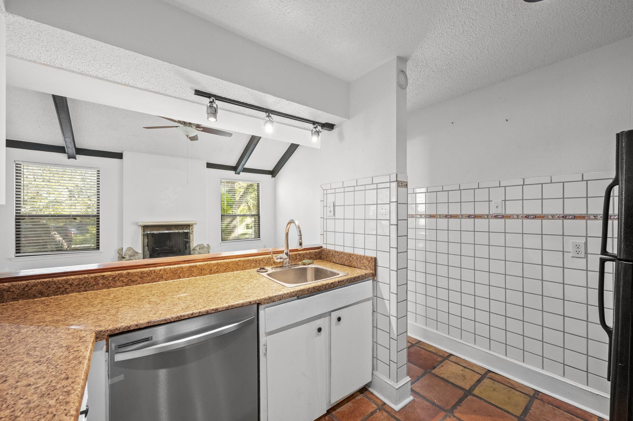 10 Townhouse CIR