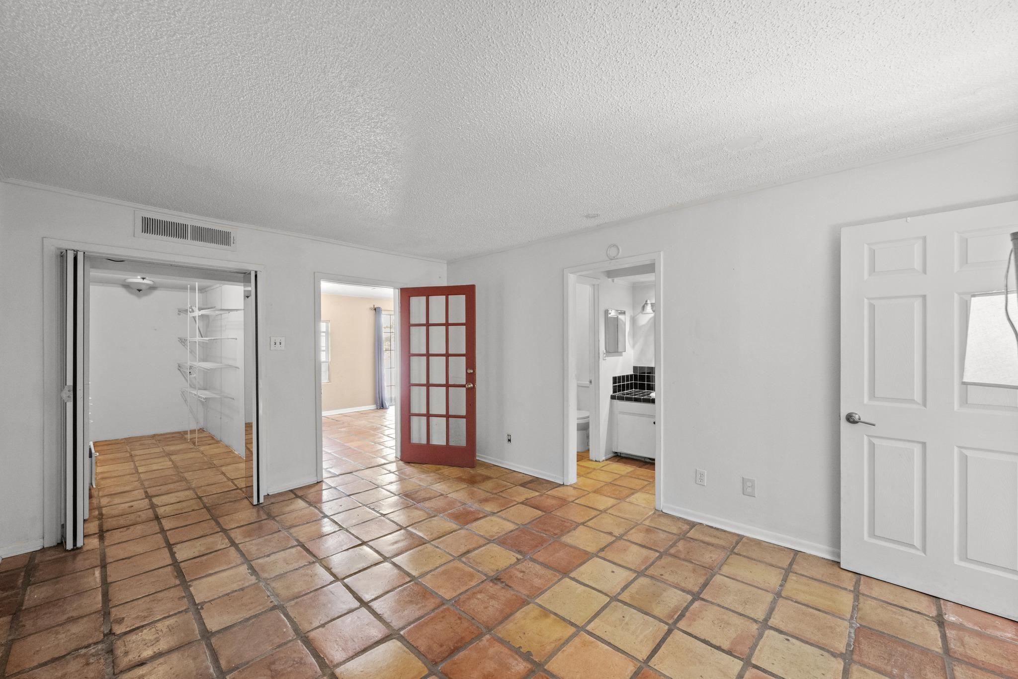 10 Townhouse CIR