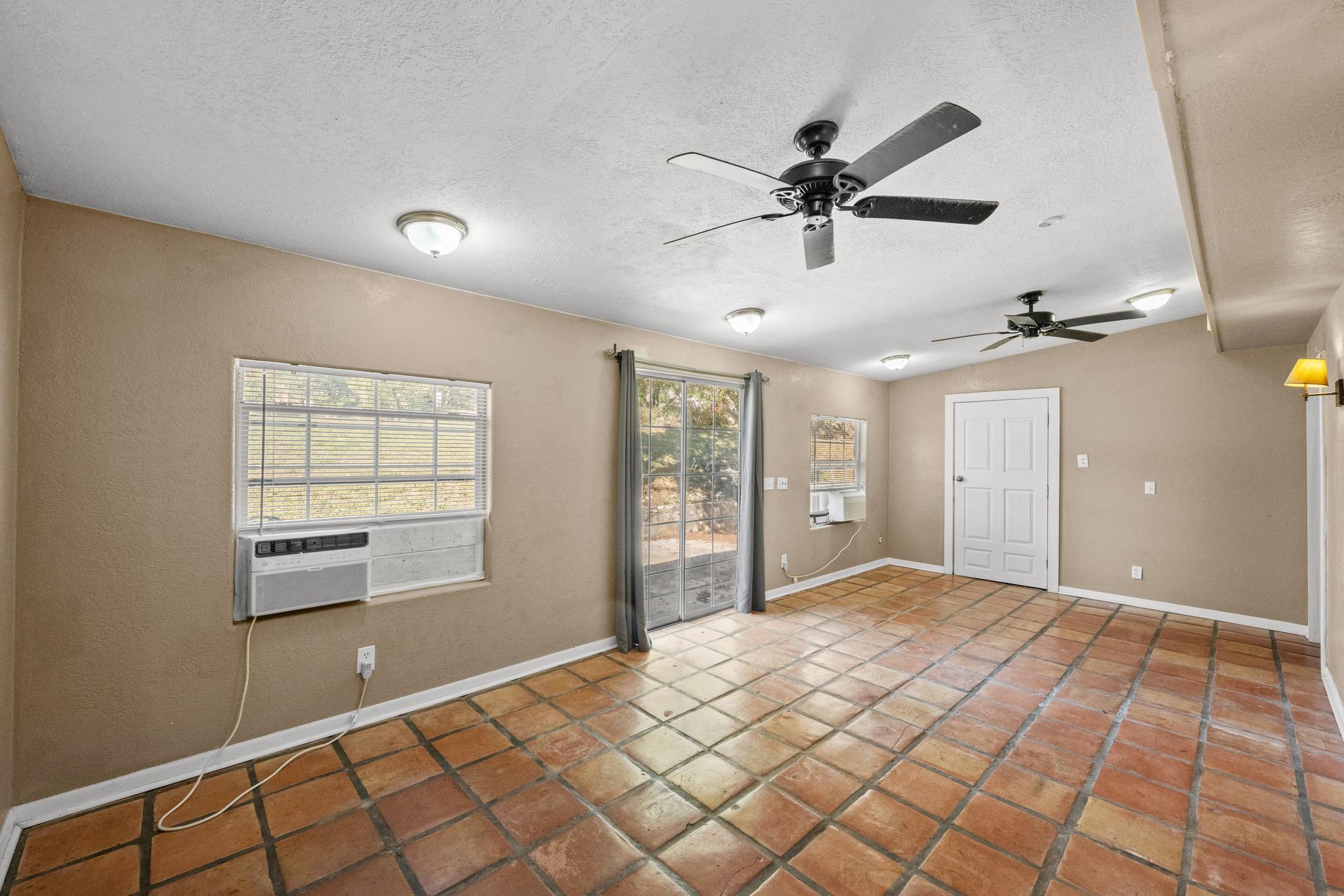 10 Townhouse CIR