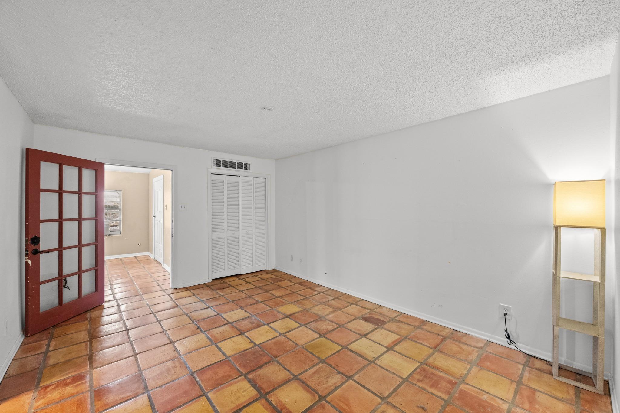 10 Townhouse CIR