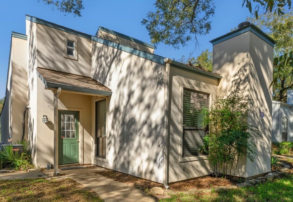 10 Townhouse CIR