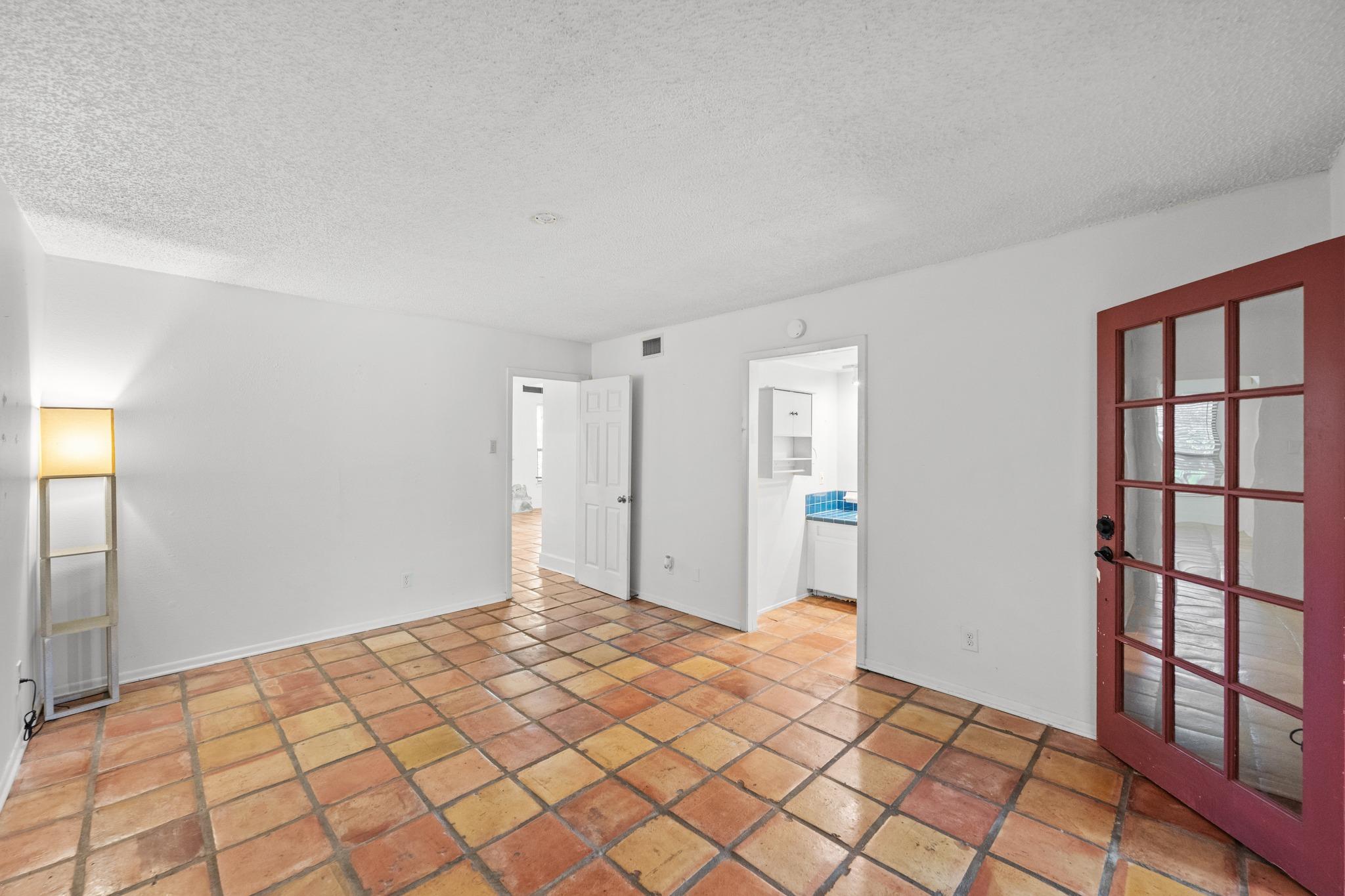 10 Townhouse CIR