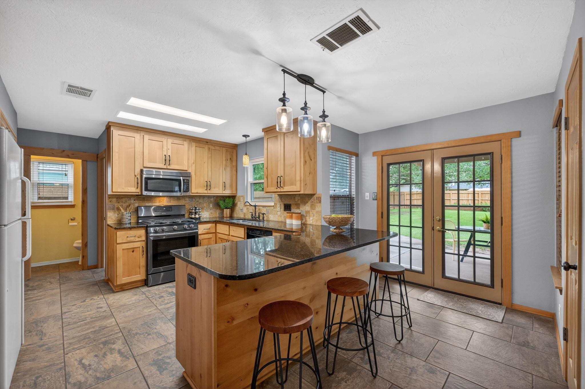 1200 Mountain View DR