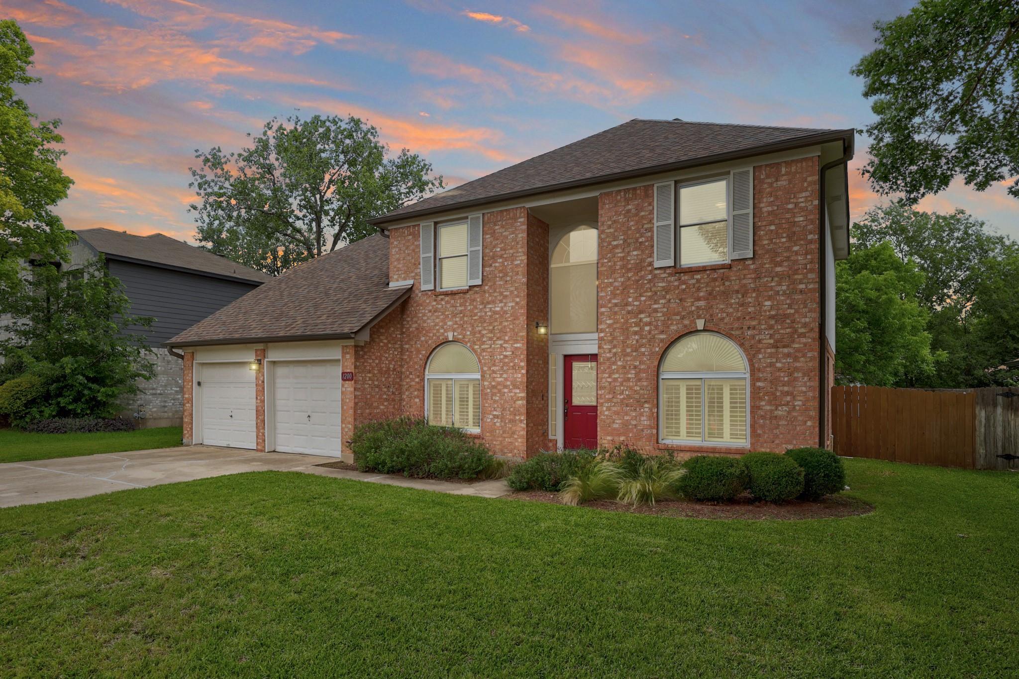 1200 Mountain View DR