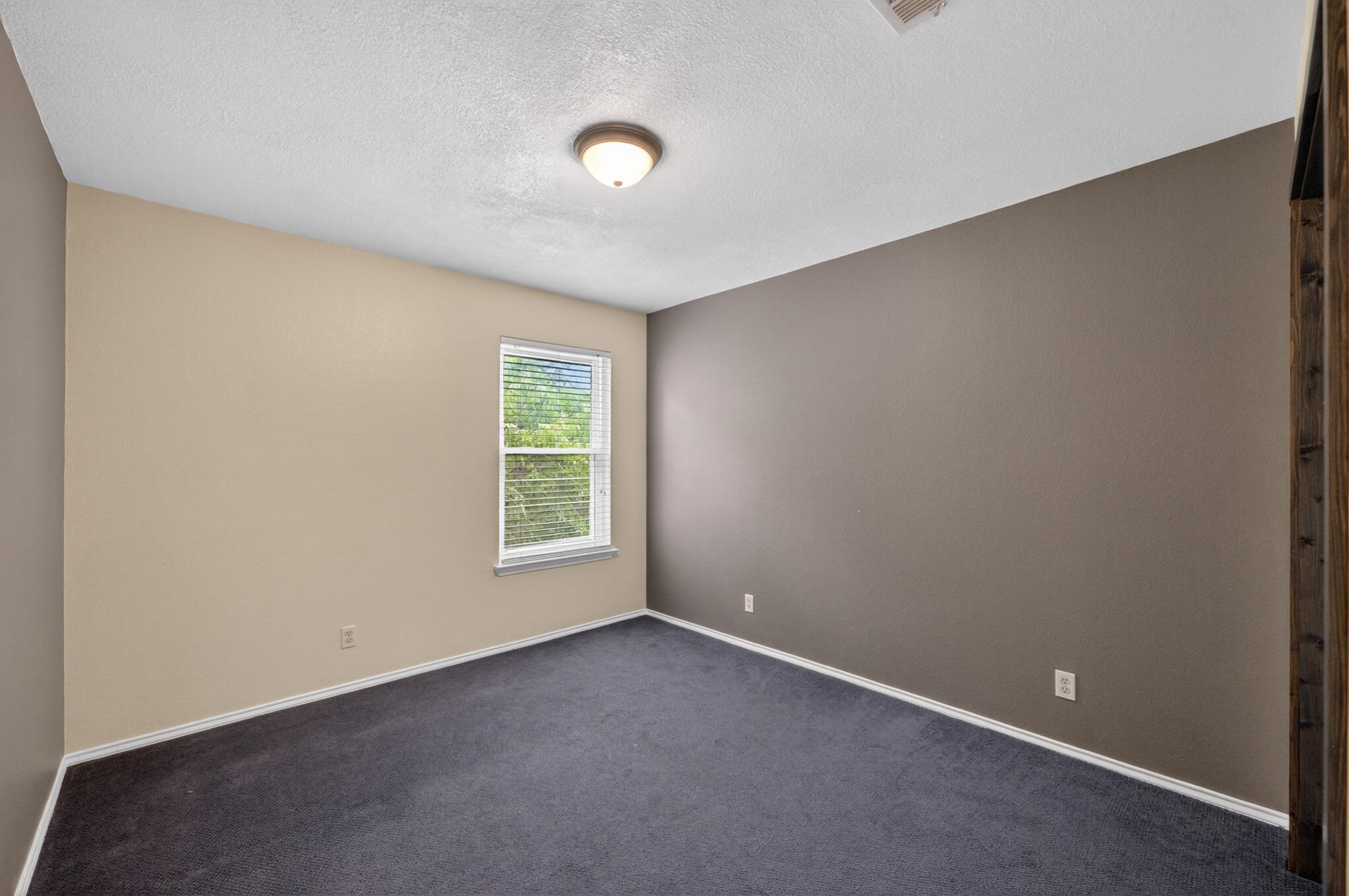 1200 Mountain View DR