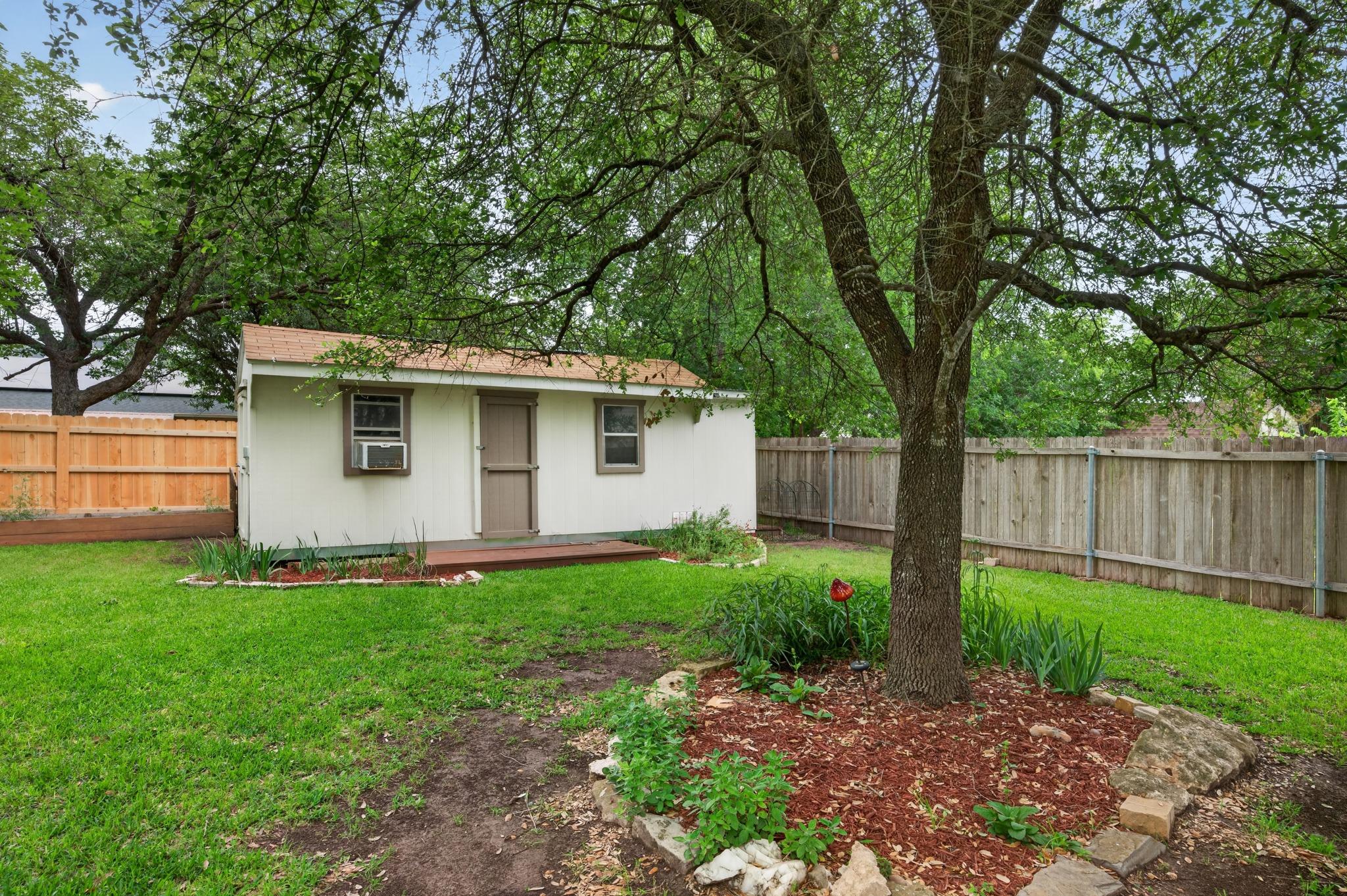 1200 Mountain View DR