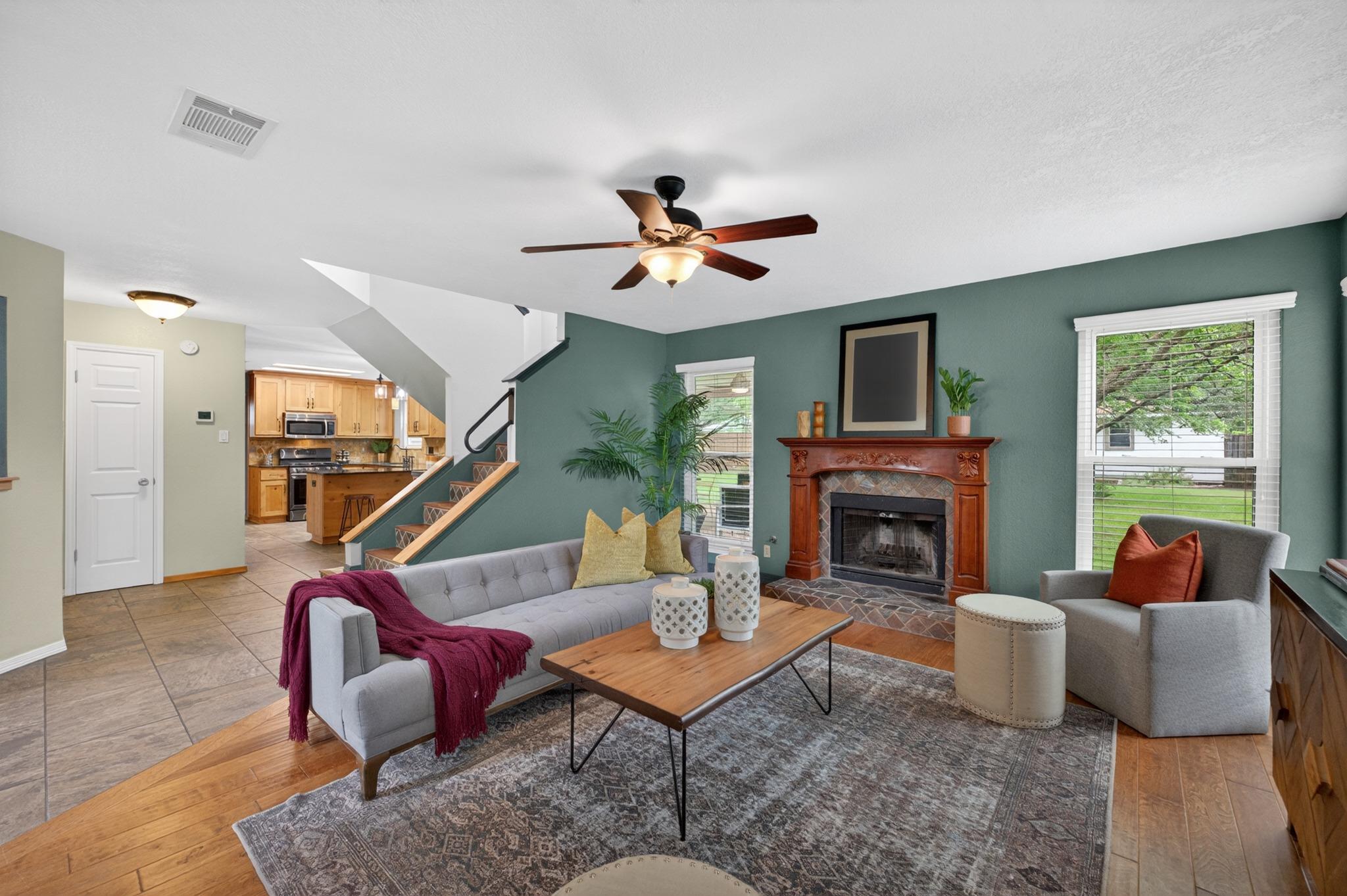 1200 Mountain View DR