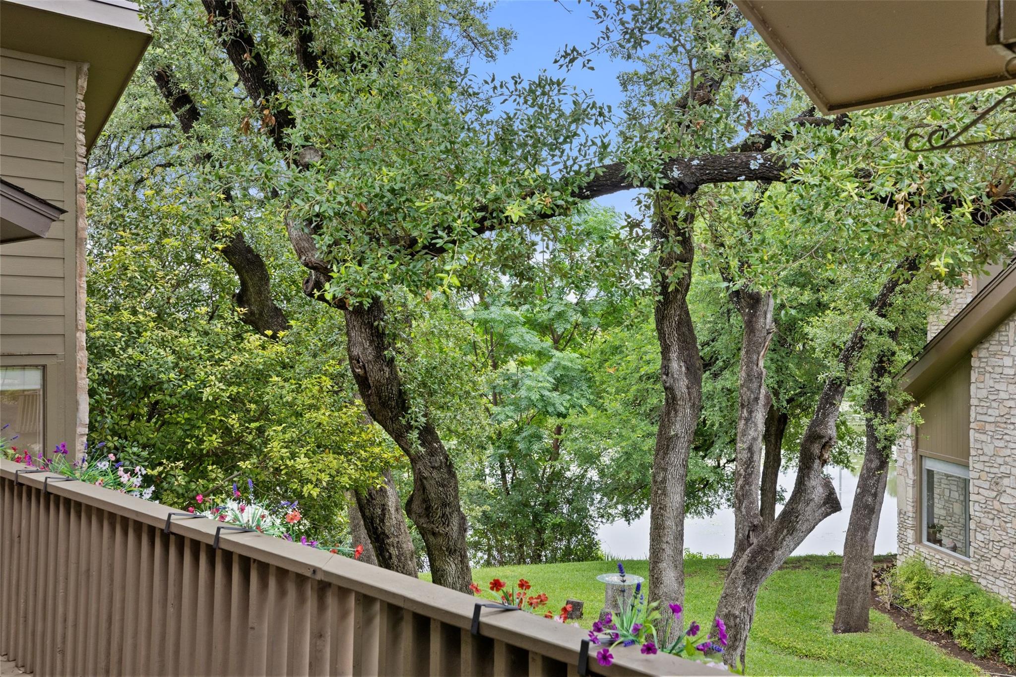 9 Stoney Creek CV