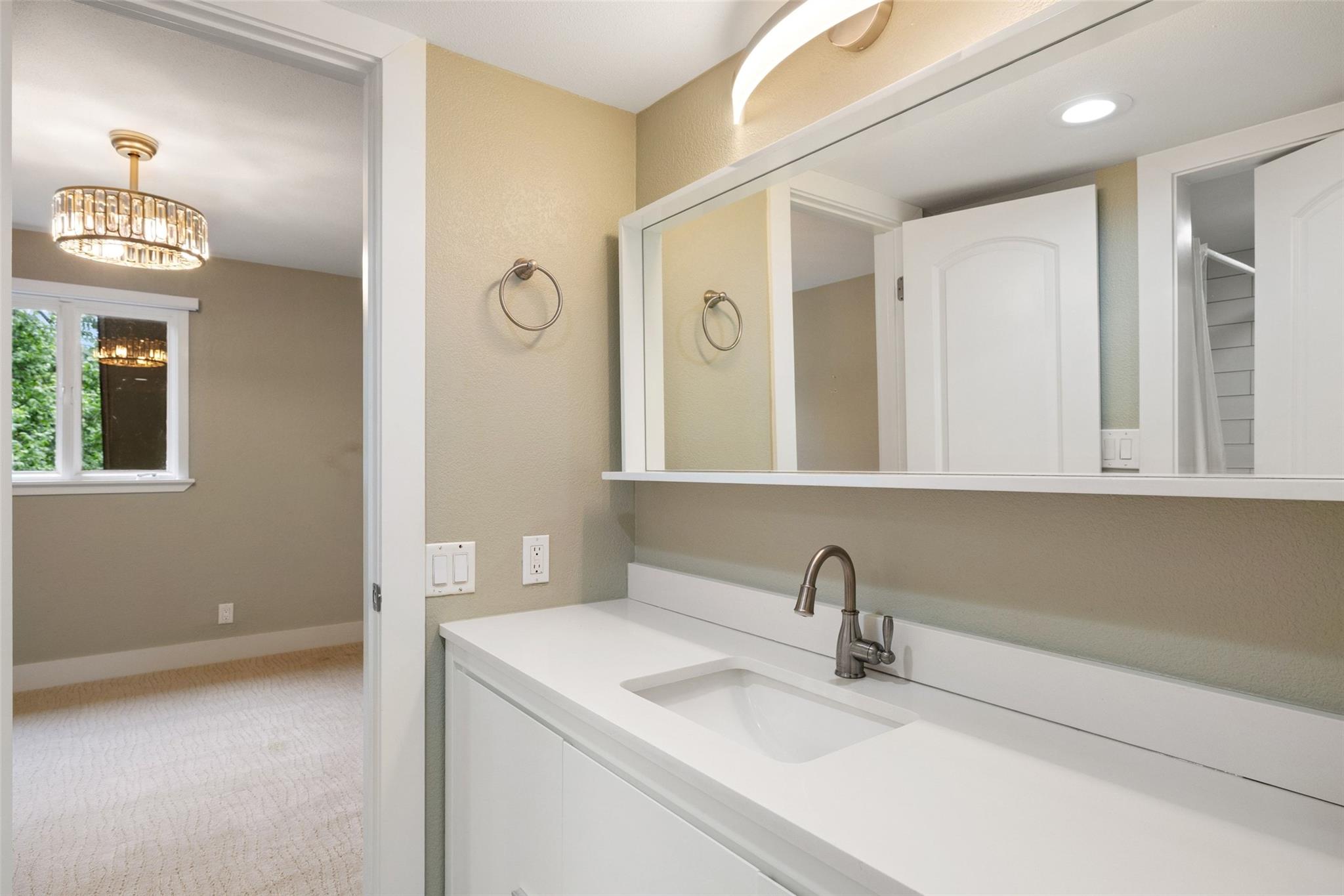 9 Stoney Creek CV