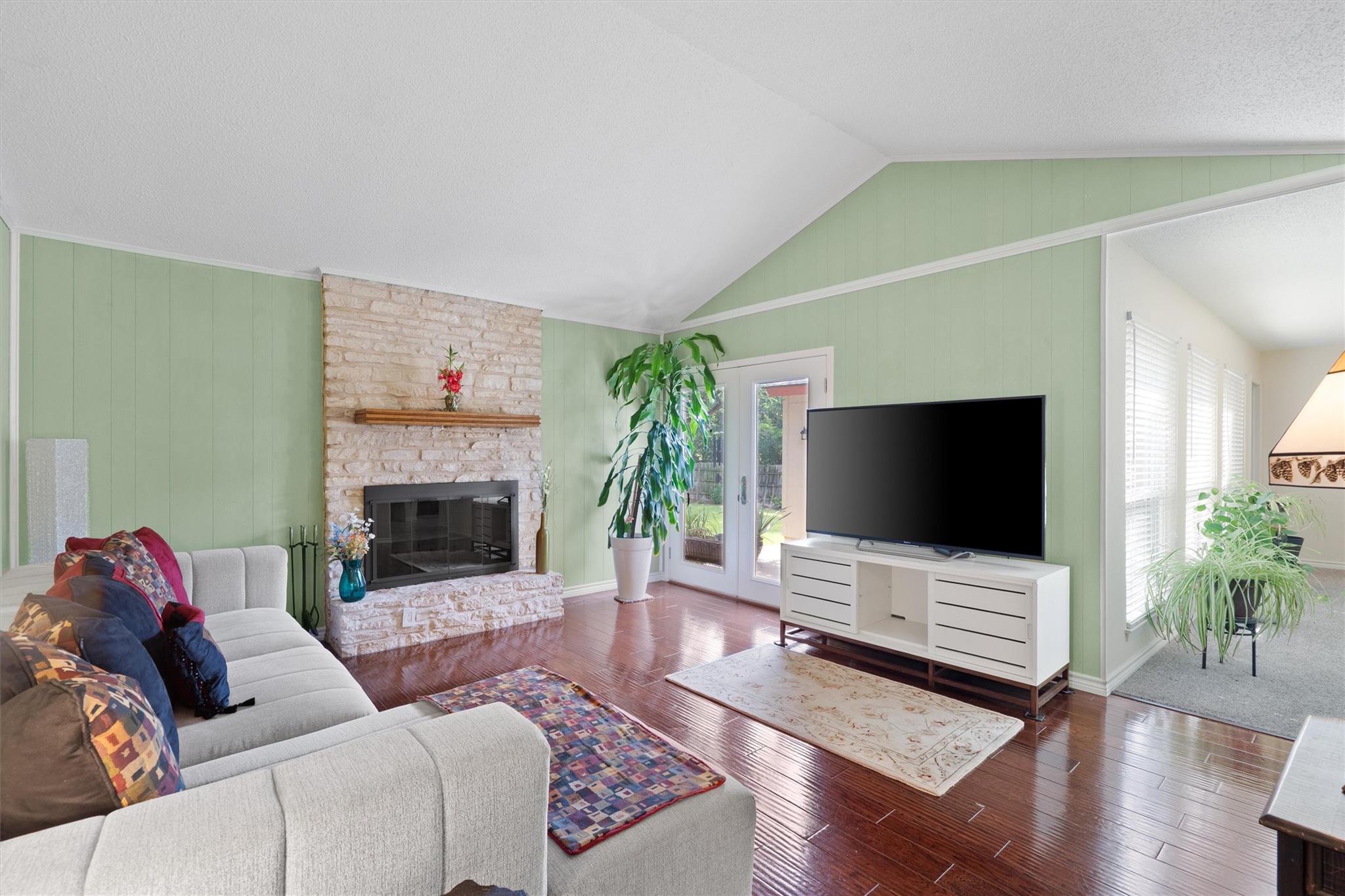 13215 Woodthorpe ST