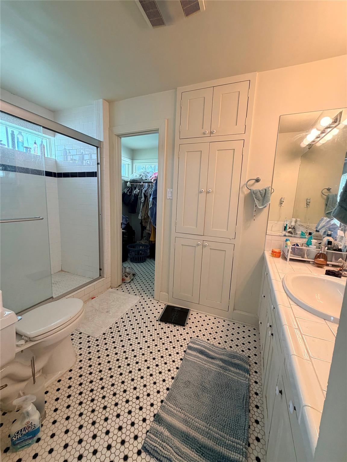 102-A W 32nd ST